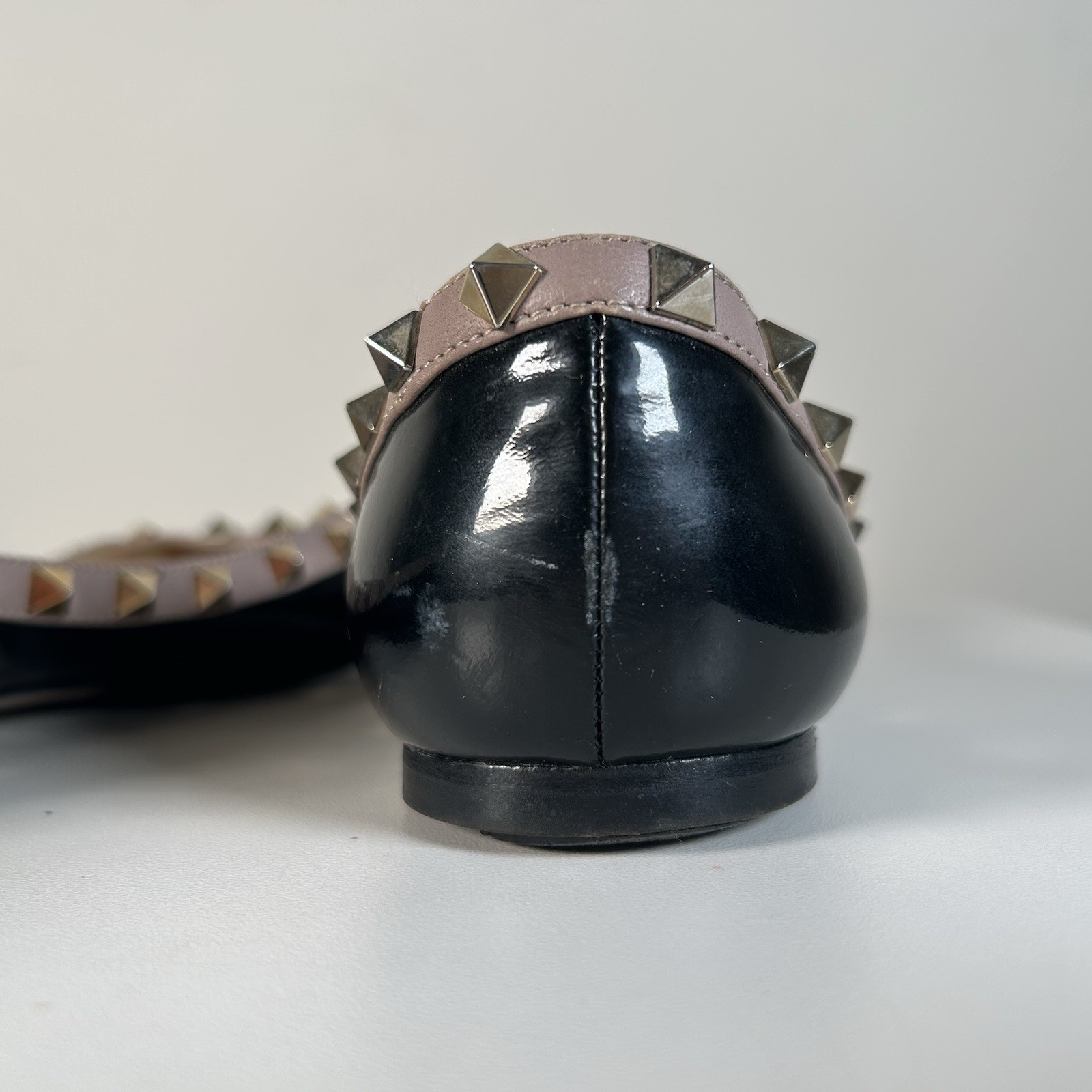 Valentino Garavani Rockstud Ballet Flats Black Pointed Toe Patent Leather Sz 39