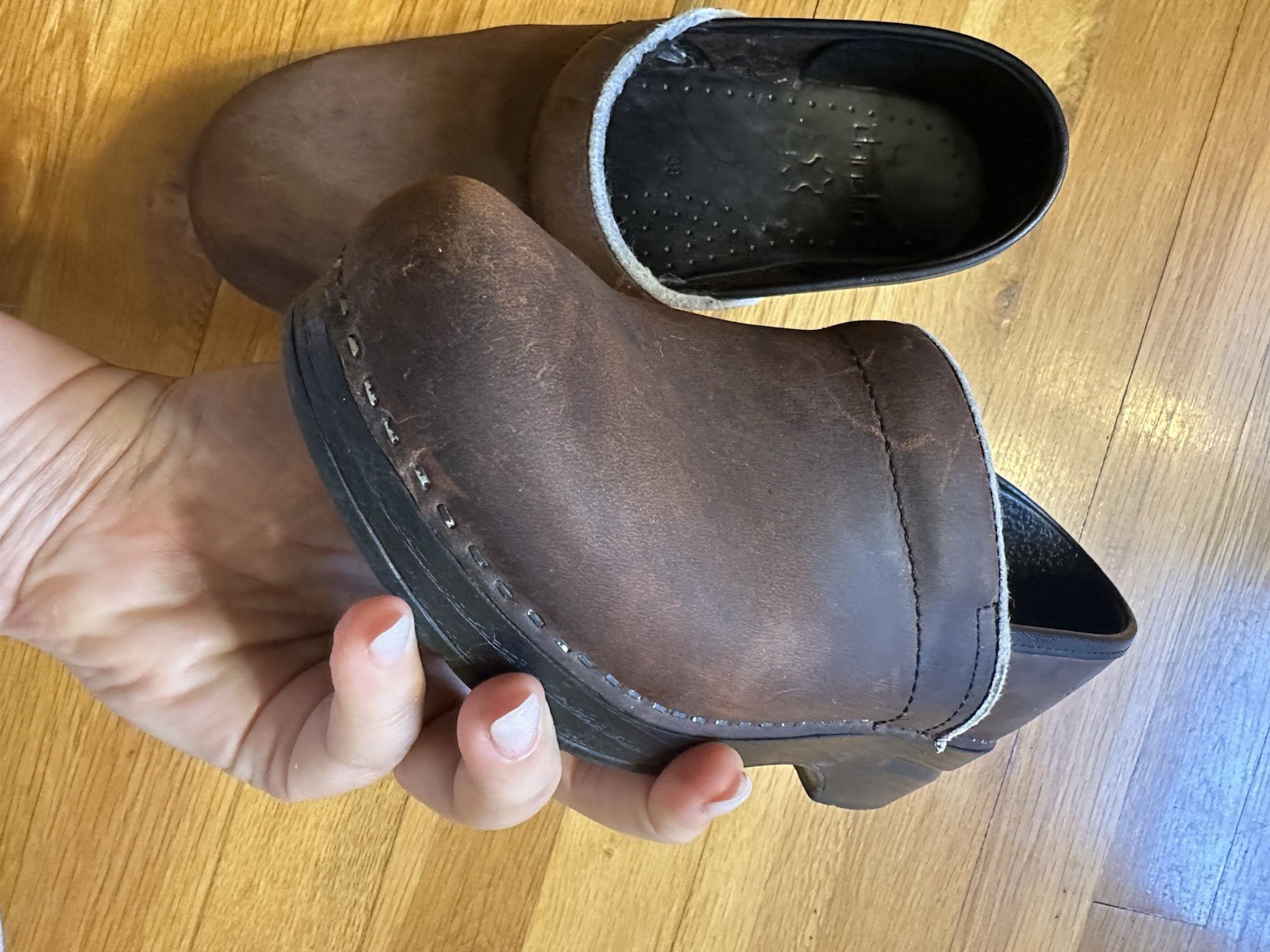 DANSKO Professional Brown Oiled Leather Clogs Woman Size 38 (7.5-8) Slip on