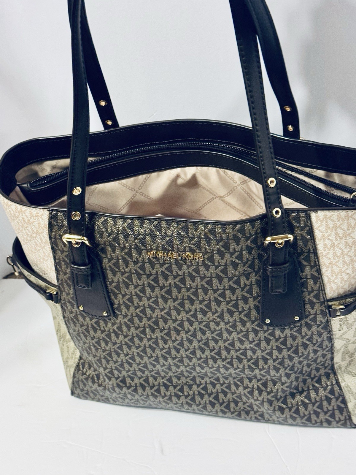 Michael Kors Charlotte Large Logo and Leather Top-Zip Tote Bag – Brown S