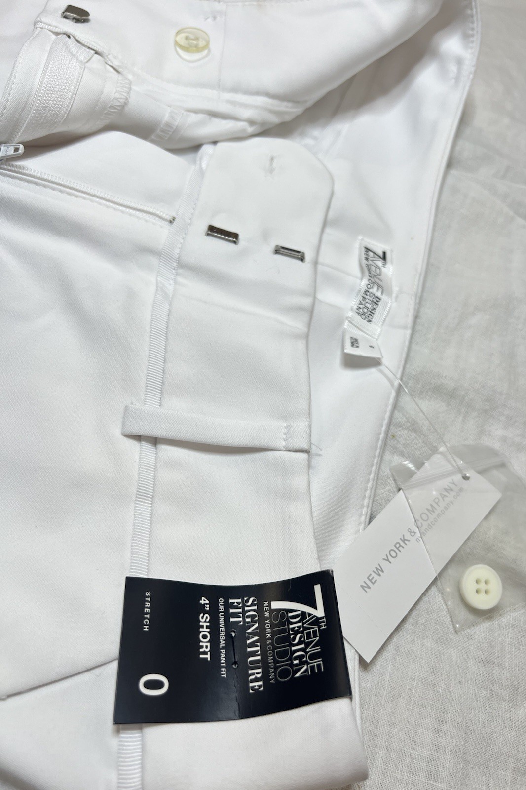 New York & Co. Womens White Cotton Chino Shorts Size 0 Stretch Mid Rise Casual