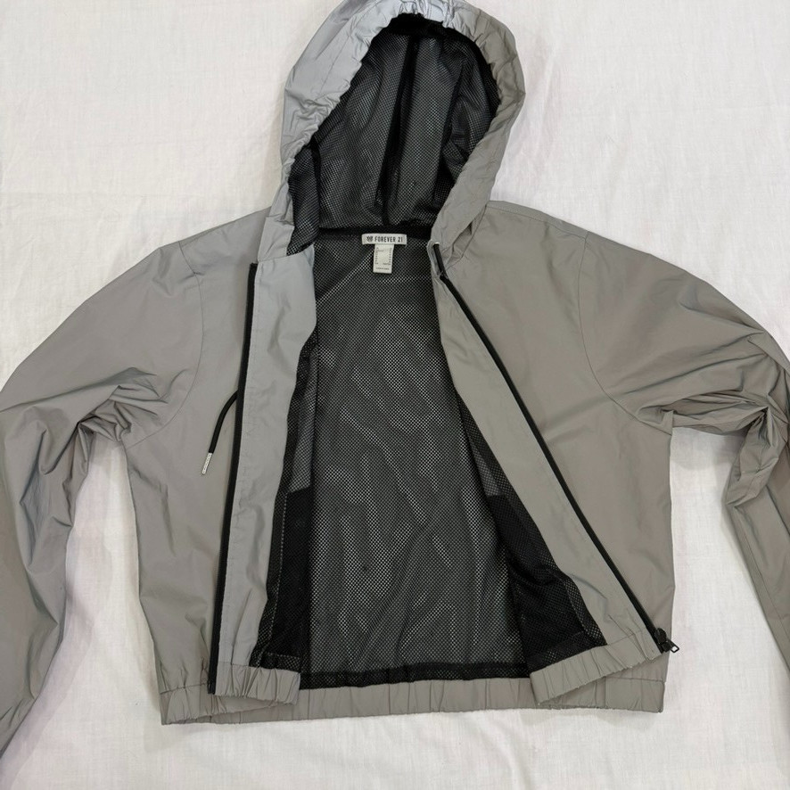Forever 21 Reflective Hooded Windbreaker Jacket Full Zip Gray Women’s M
