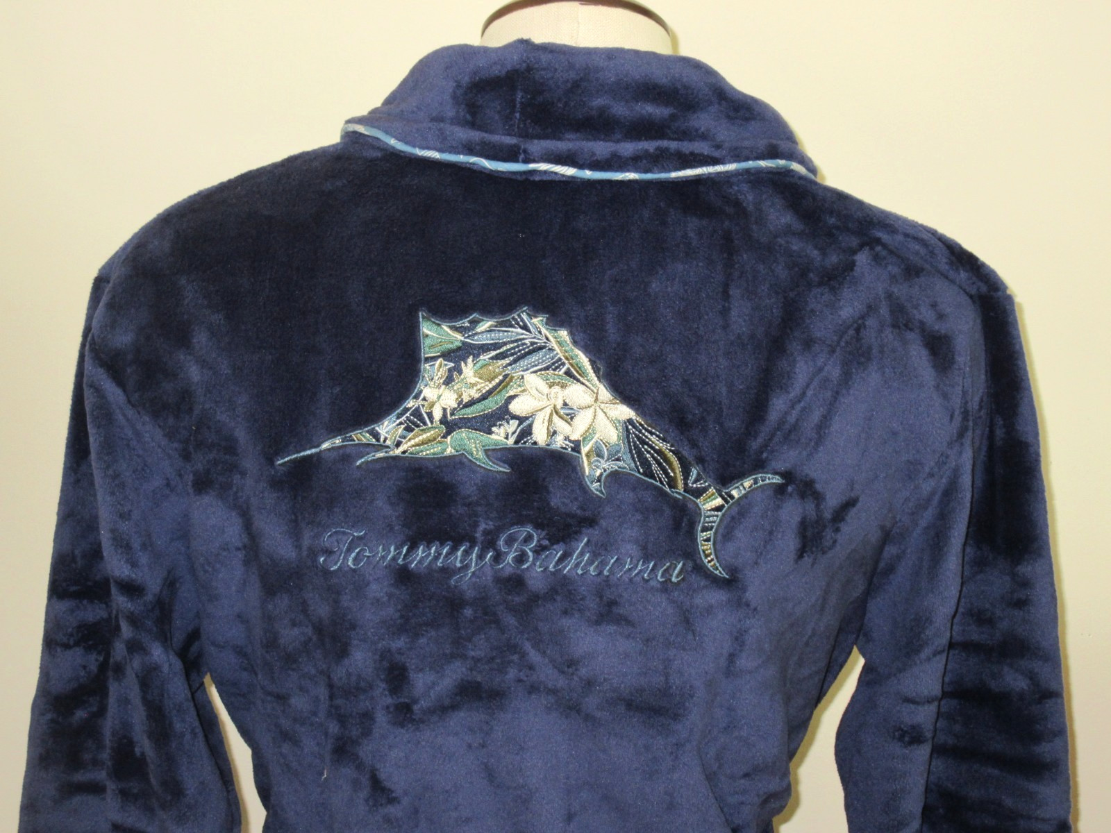 Tommy Bahama Men’s Plush Marlin Embroidered Cozy Robe Navy Blue Relax NWT