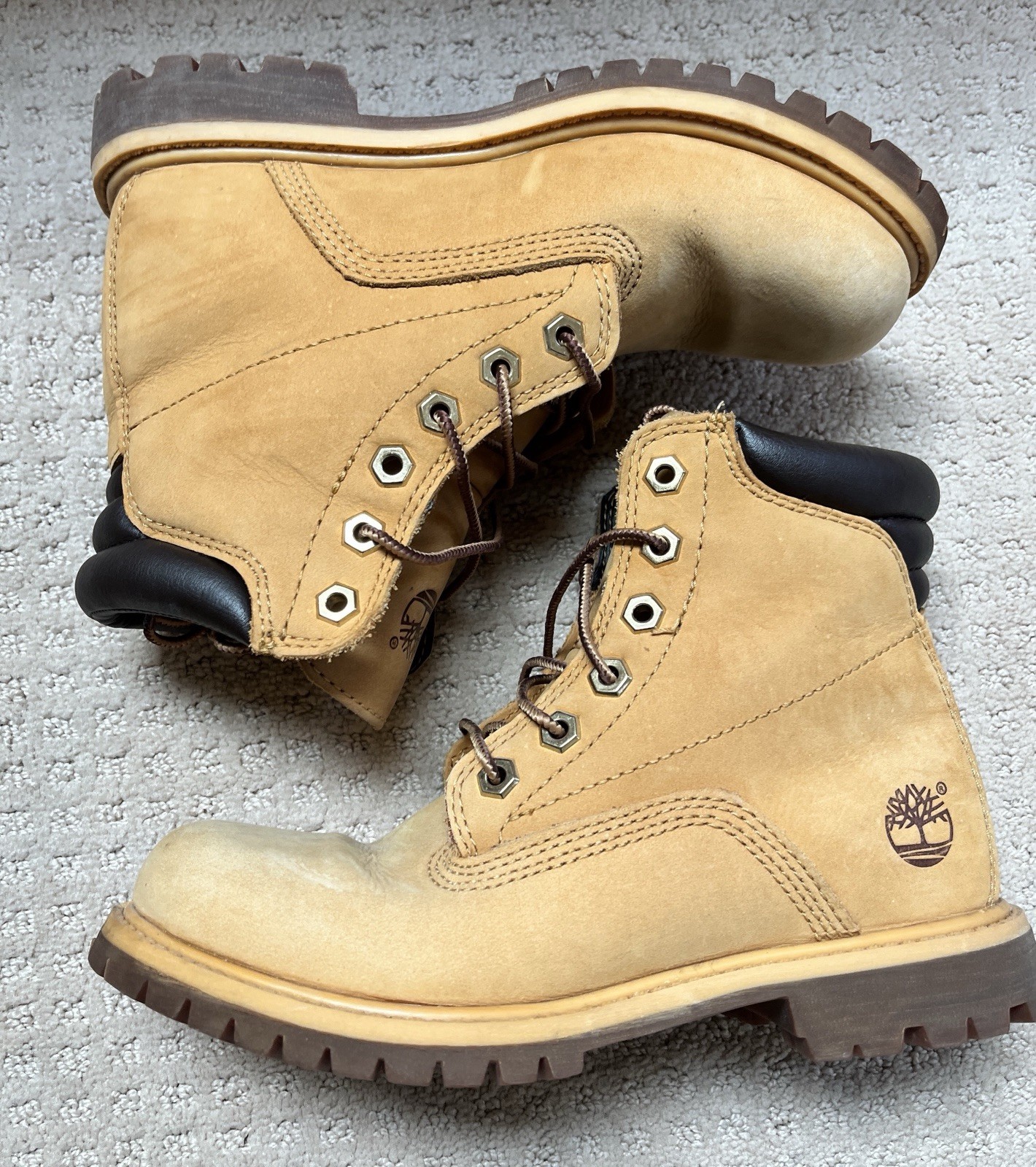 TIMBERLAND – Women’s Waterville 6 inch boots Shoe Size 6M