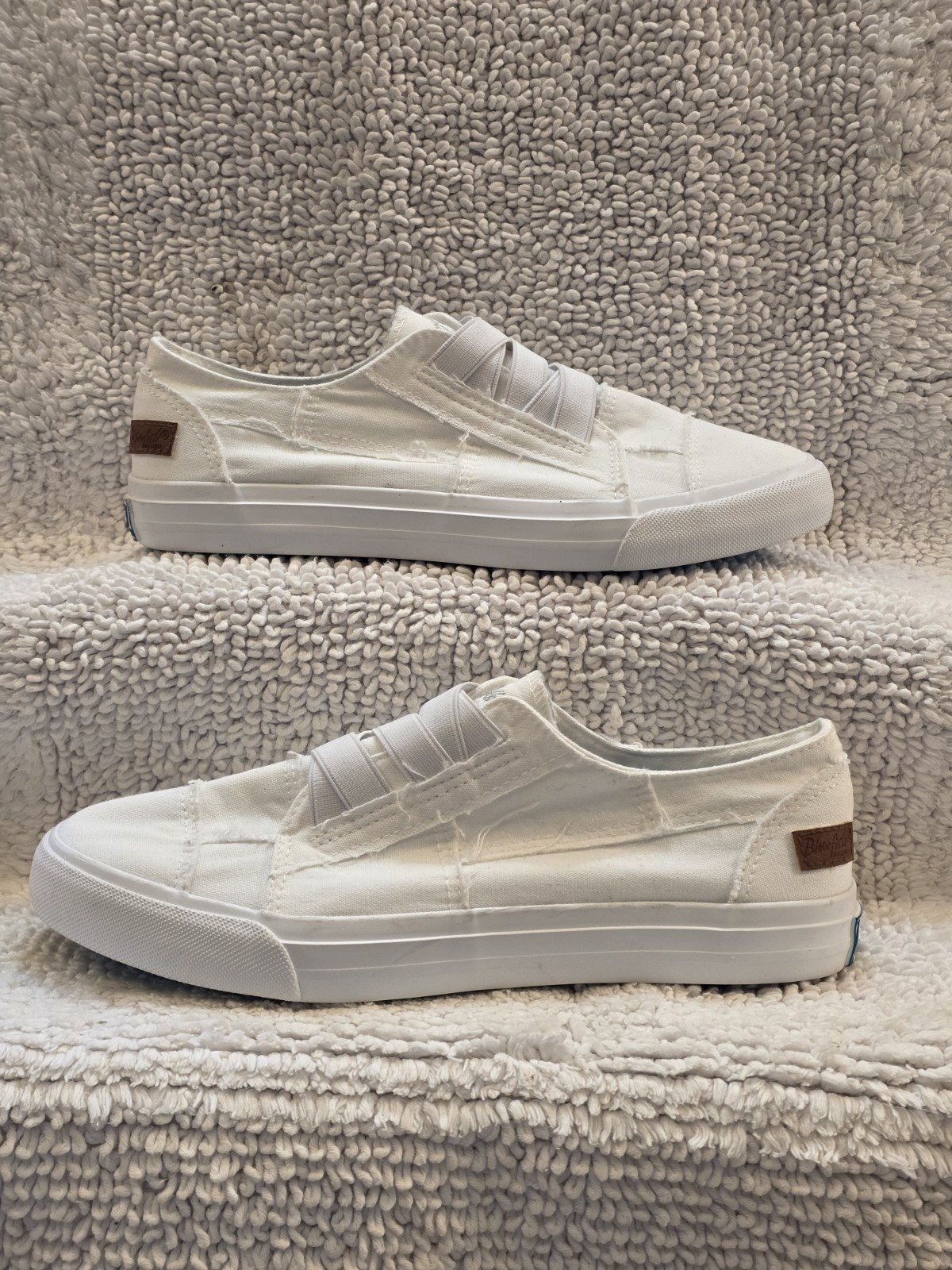 Blowfish Malibu Distressed Fringe White Womens 8.5 Slip On Sneakers Casual NEW