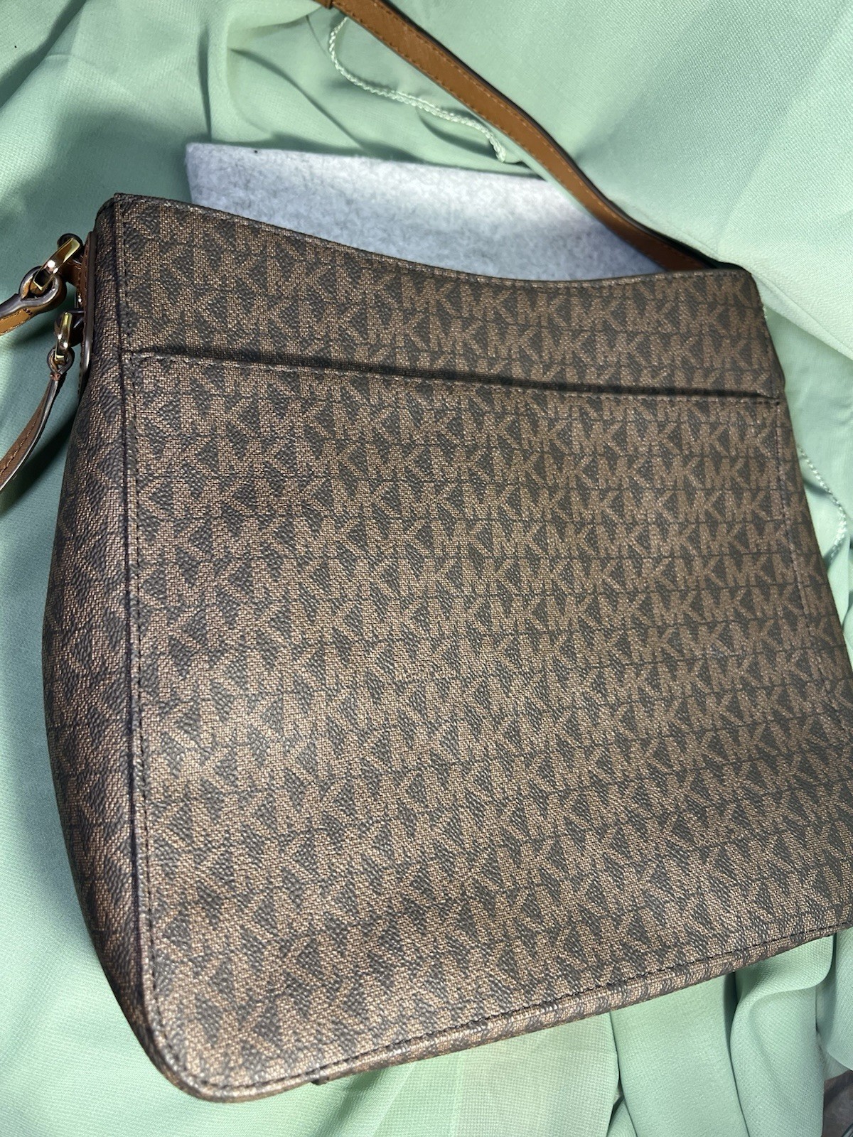 Michael Kors Brown Large Messenger Bag Logo Strap Accent Zip Magnet Pockets