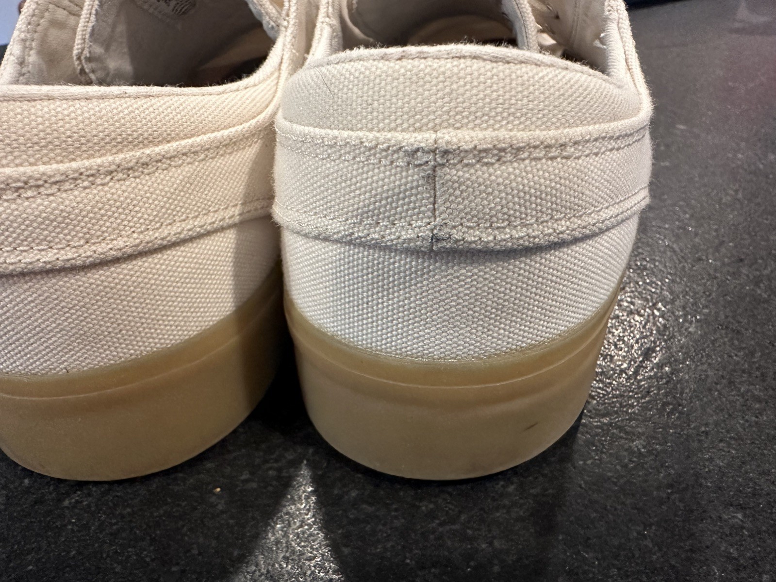 NIKE ZOOM JANOSKI SB – USED SIZE 9.5 – PALE IVORY PACIFIC BLUE