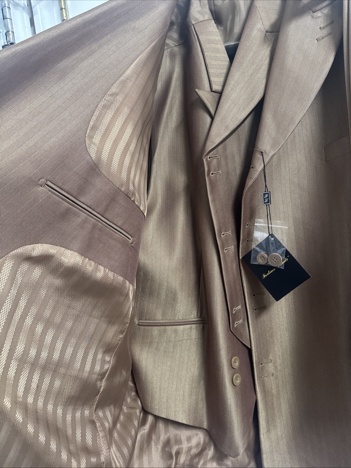 Fortino Landi 3PC Men’s Double Button Vested Fashion Suit Brown Tan 52R/46W NWT