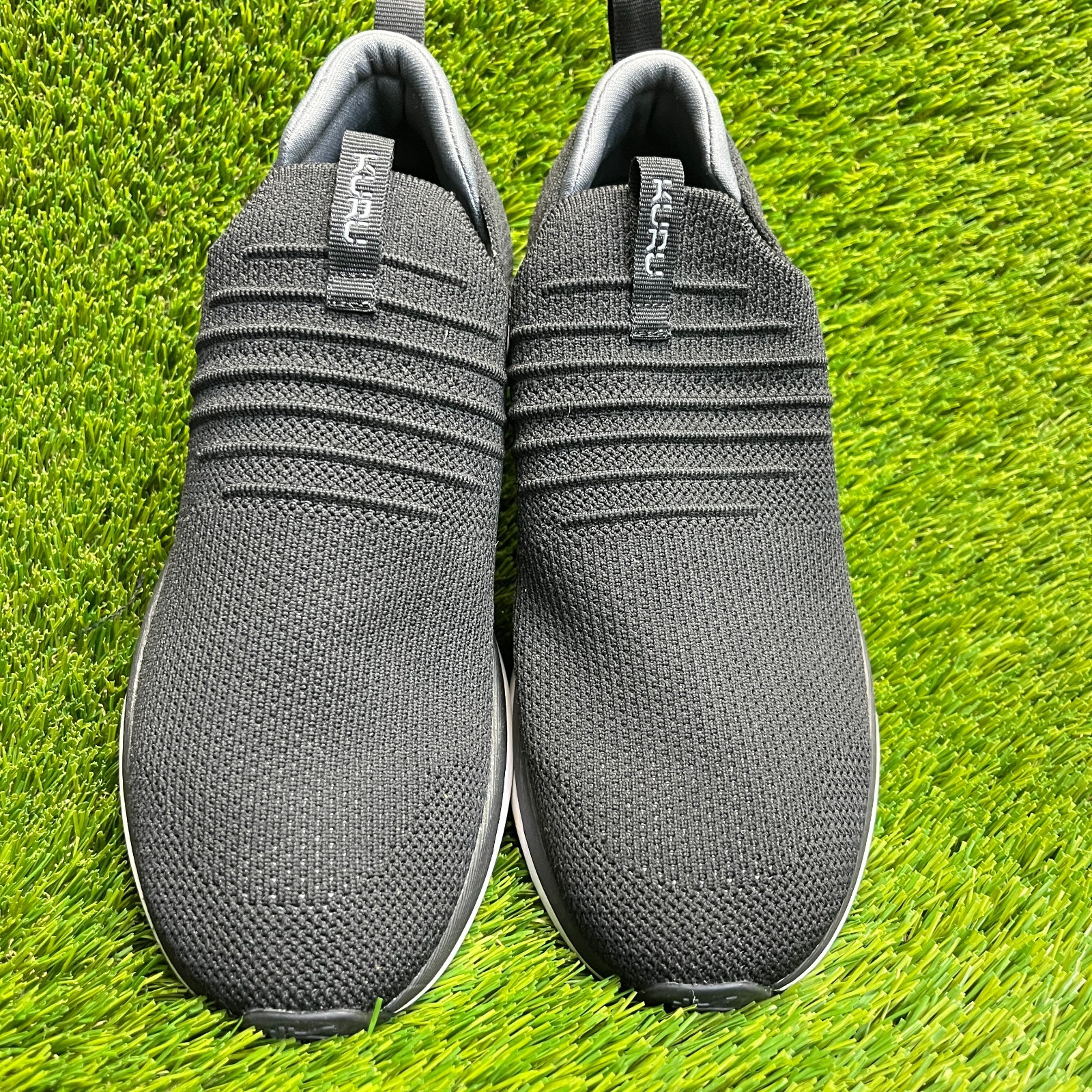 Kuru Atom Slip-On Mens Size 8 Black White Athletic Walking Shoes Sneakers