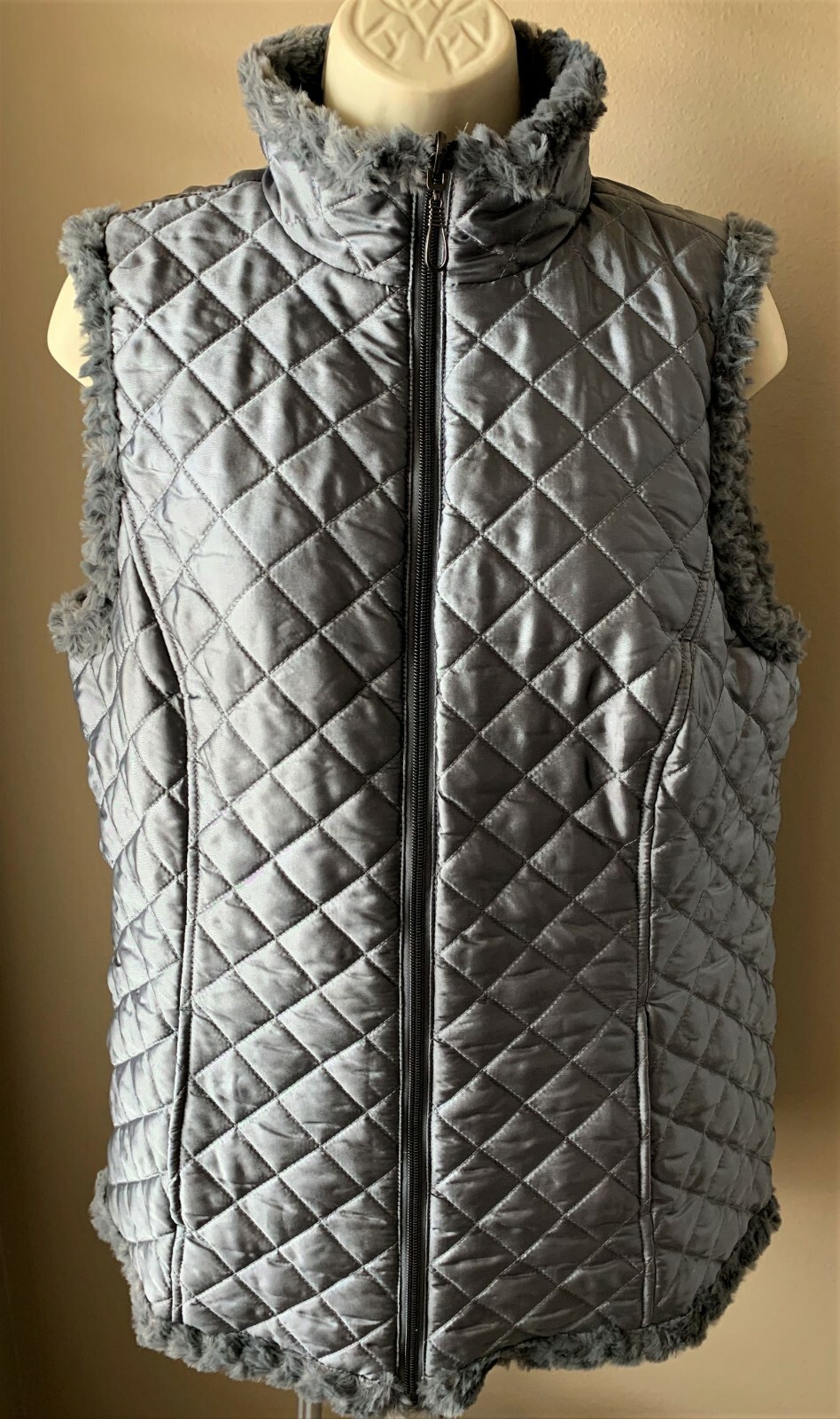 Denim & Co.REVERSIBLE TEXURED FAUX FUR & QUILTED VEST S NEW Zip Front SMALL NWT