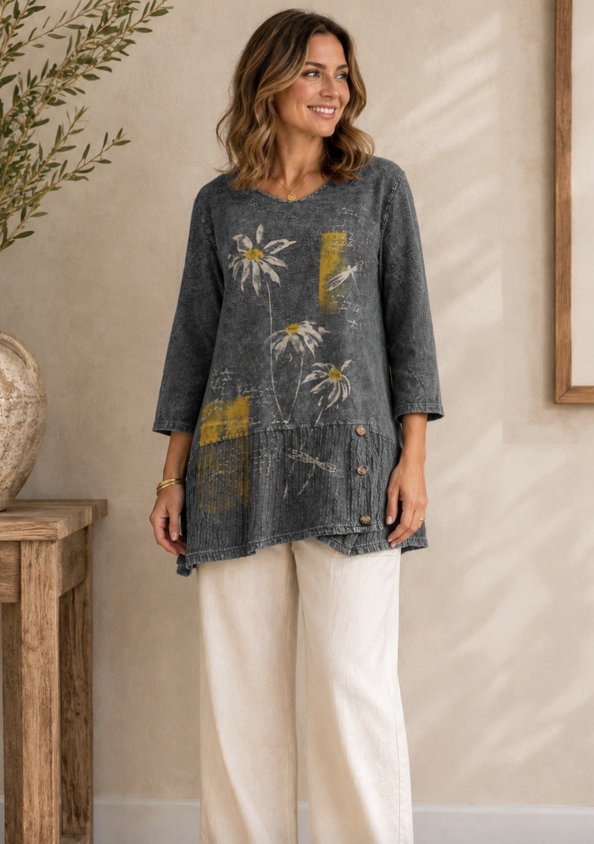 Jess & Jane Tunic Top Size Medium Mineral Washed Blue Floral Art 3/4 sleeve
