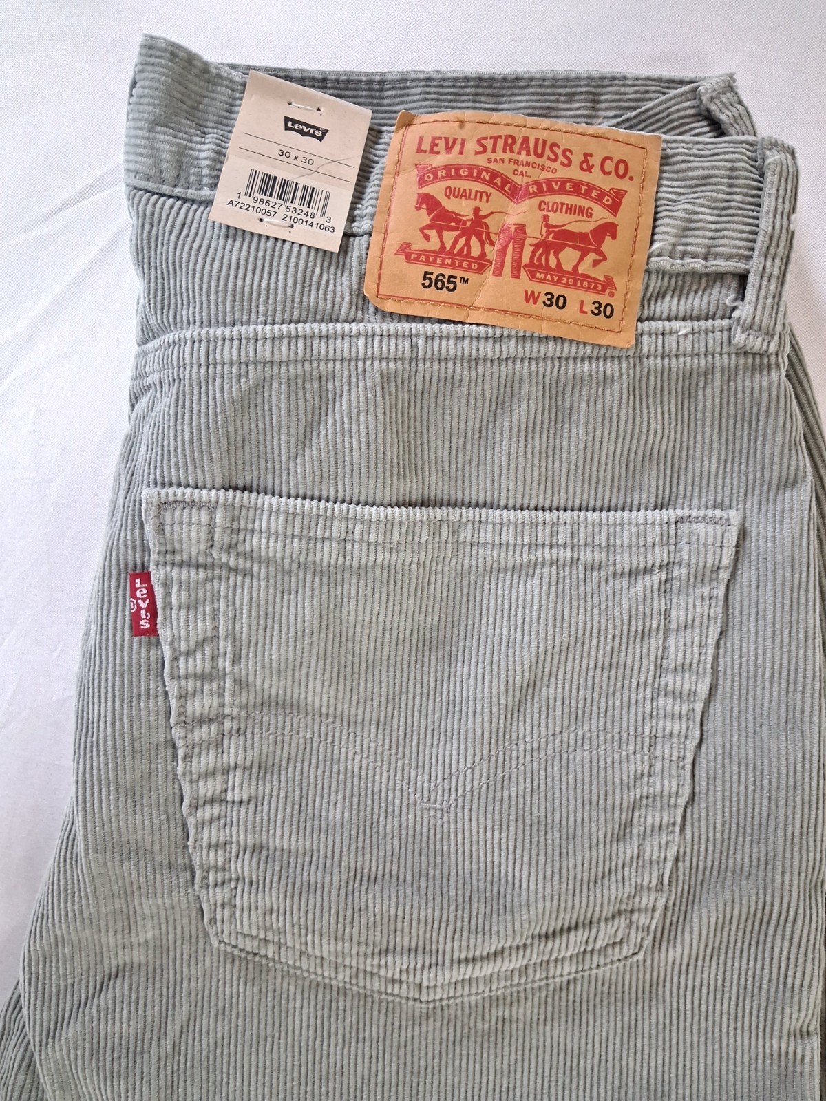 Levi’s Men’s 565 Corduroy Pants 30×30 Gray Loose Straight Fit 5-Pocket NWT