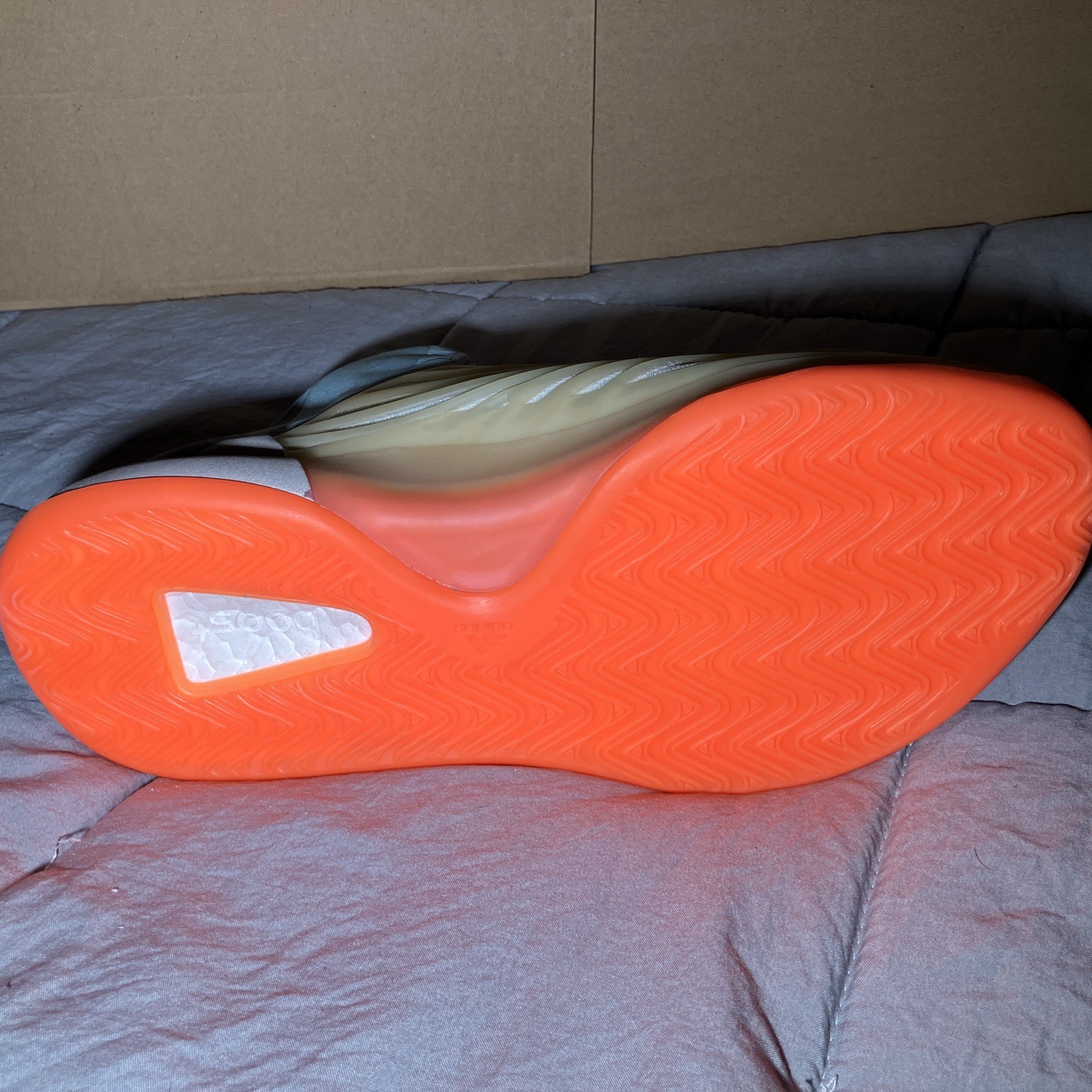 Adidas Yeezy Boost Quantum “Hi-Res Coral”