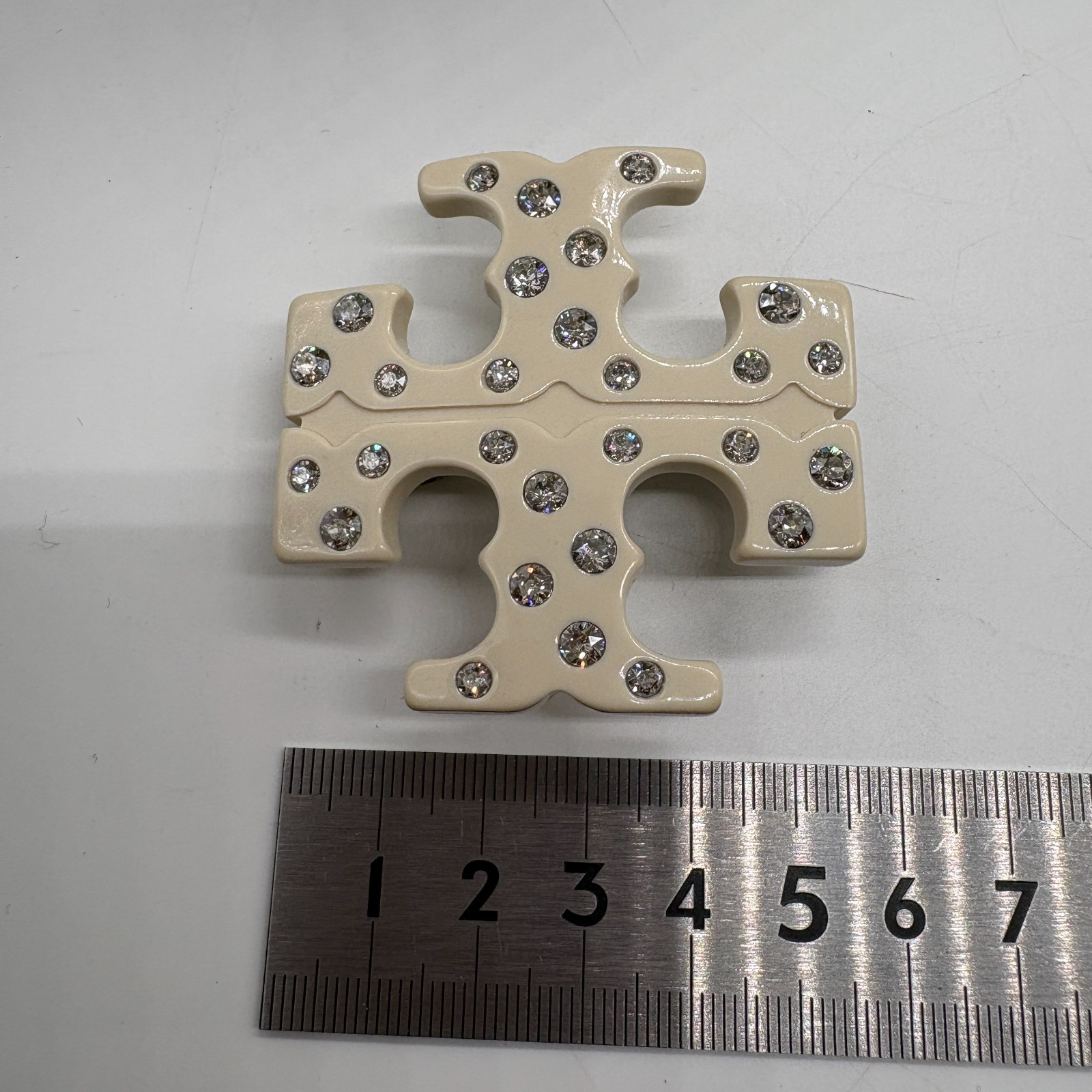 Boxed TORY BURCH accessory barrette with rhinestone logo, white, item #2, no.195