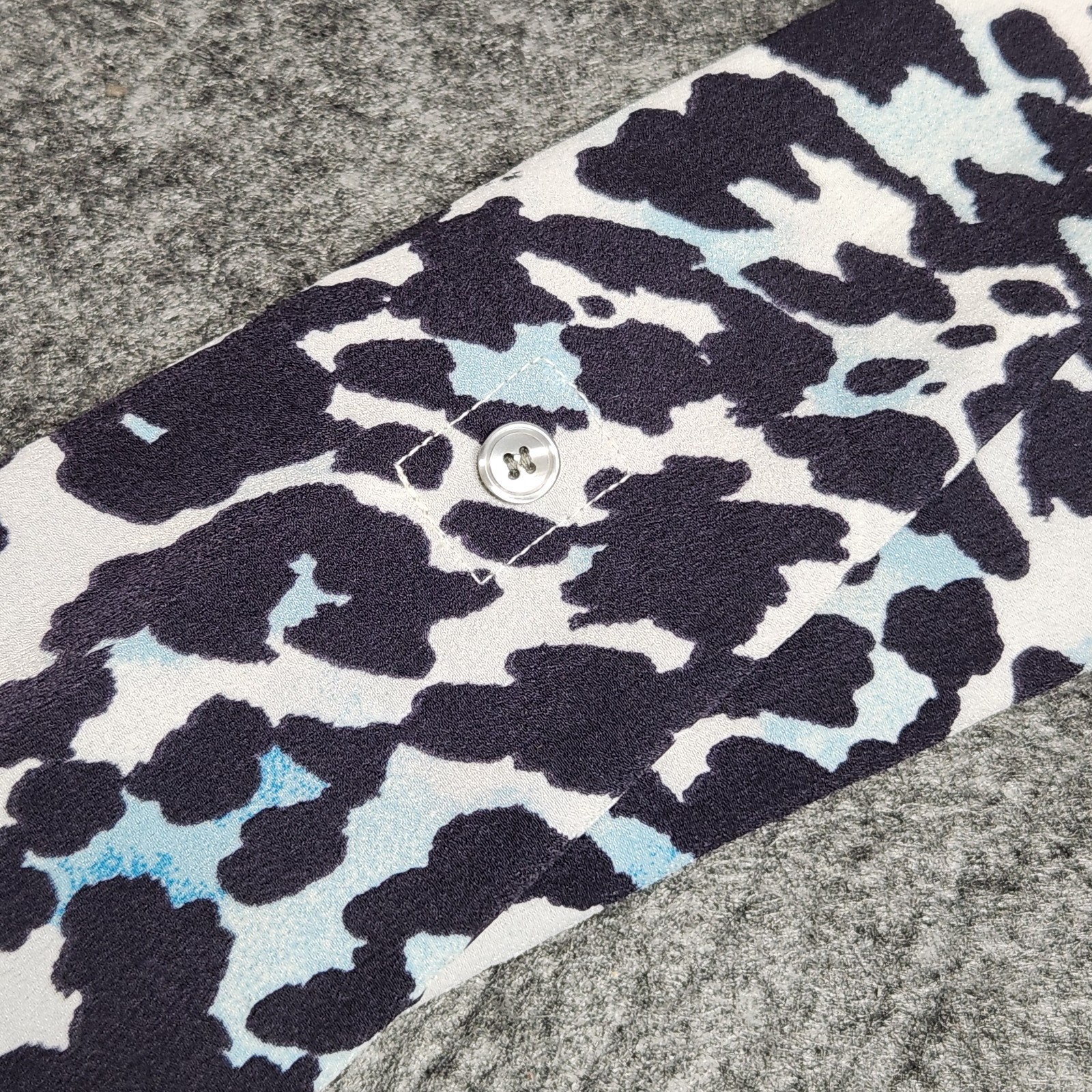 Talbots Petite Animal Print Hidden Buttons Roll Tab Sleeves Shirt Blouse PP NWT