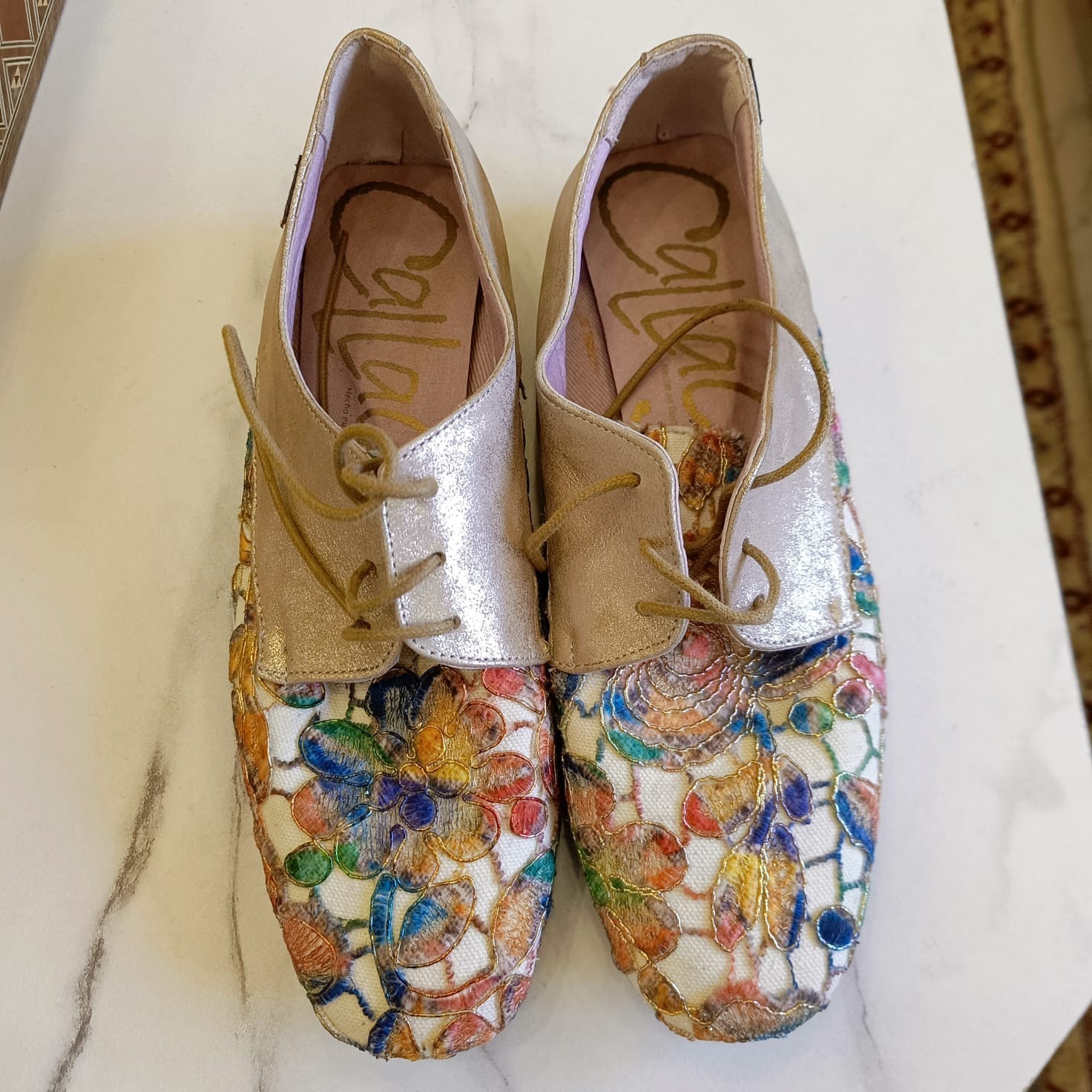 ​Rare Callaghan Spain Women’s Oxfords Shoes 39 Floral Lace Embroidery