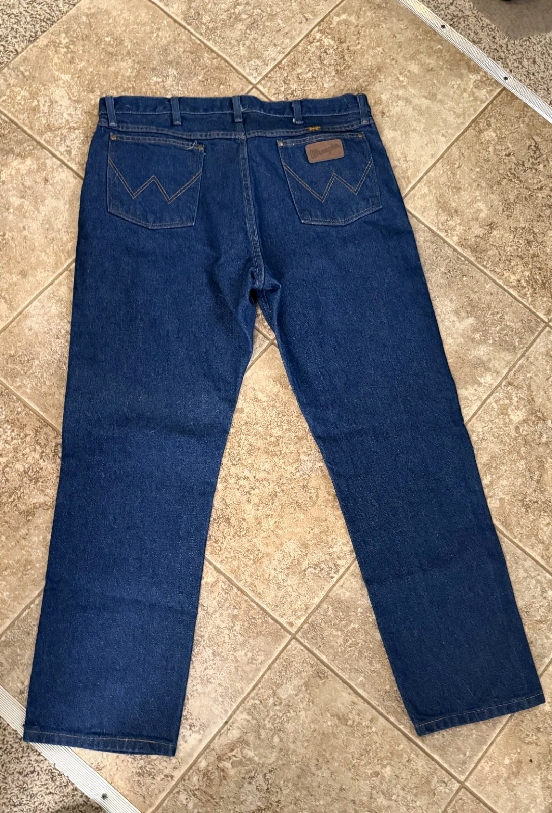 Wrangler Cowboy Cut Men’s Regular Fit Straight Dark Wash Blue Denim Jeans