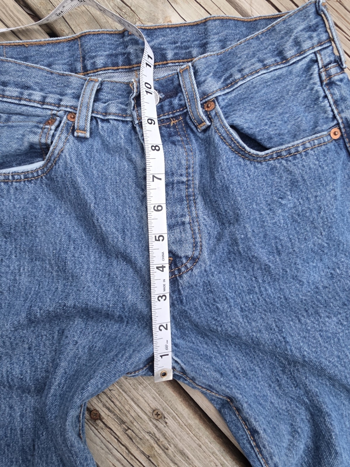 Levi’s 501 Classic Fit Straight Leg men’s Jeans 28×30 Medium Stonewash