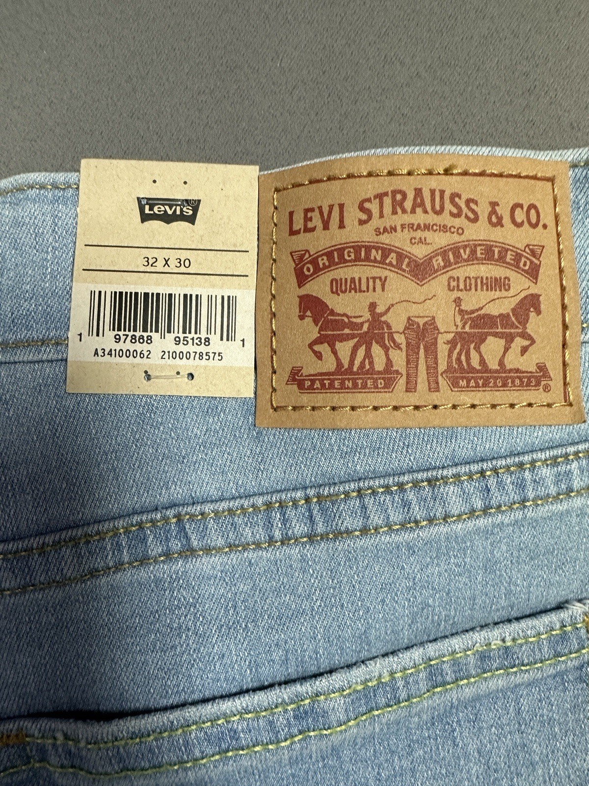 New Levi’s 726 High Rise Flare Women’s Jeans Different Route – Light Wash 32×30
