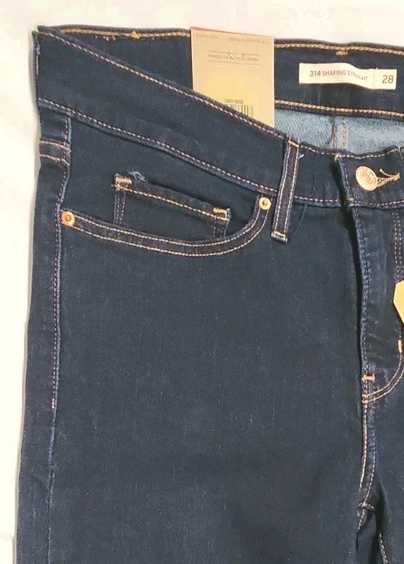 Levi’s 314 Shaping Straight Leg jeans | Size 28×32 (6) Woman* New With Tags!!