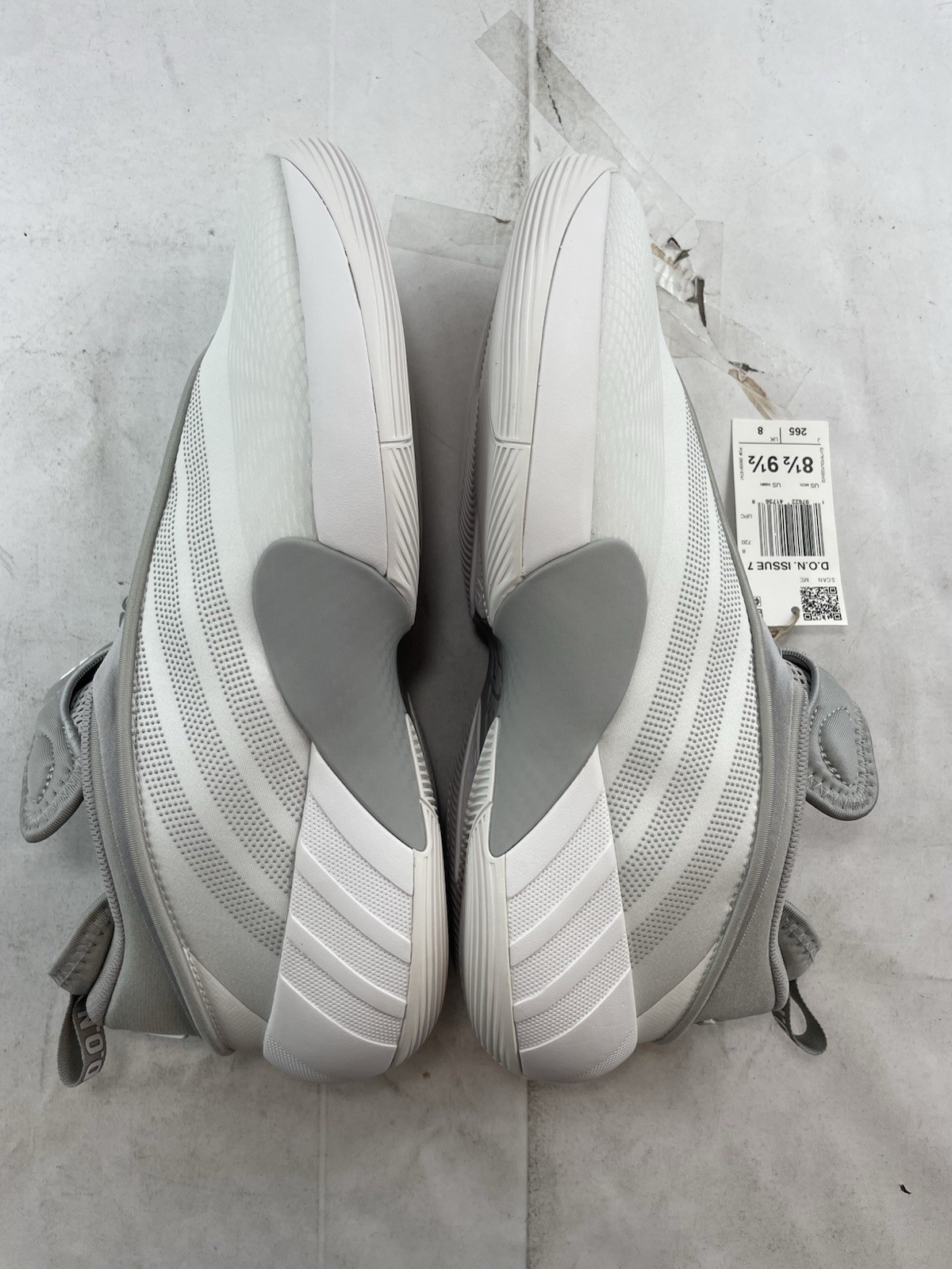 Adidas D.O.N. Issue 7 Basketball Men’s 8.5 White Sneakers Athletic Shoes JS1299