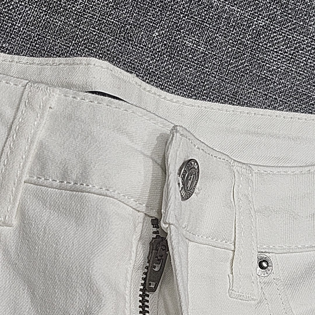 Frye Women’s Button Zip Fly High Rise Jeans with Pockets Size 6/28 Off White