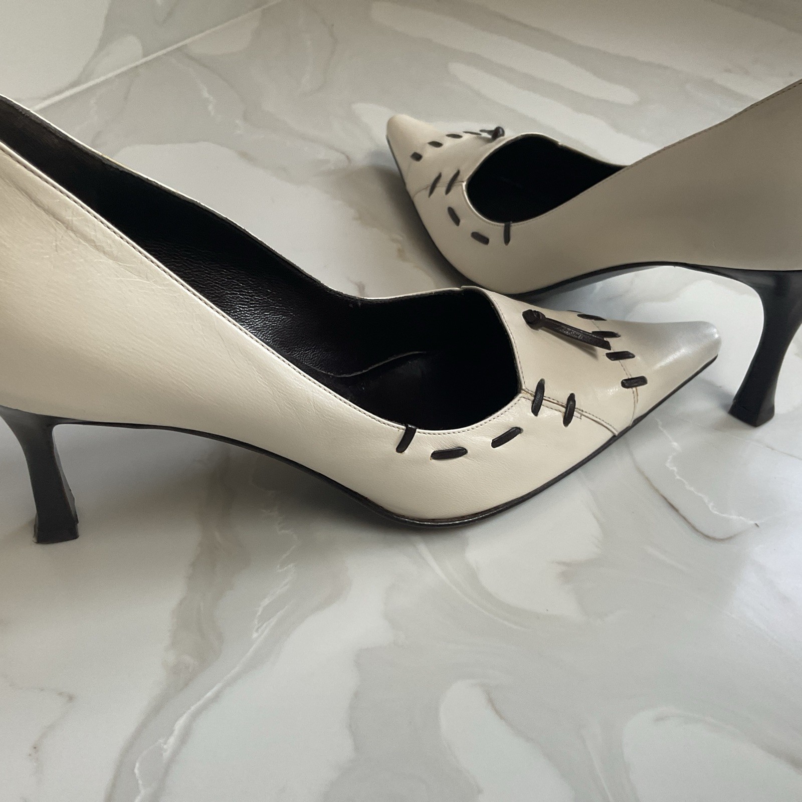 OL’AUTRE CHOSE Italian Ladies Heels Sz37 Detailed Stitch Cream Leather US 7