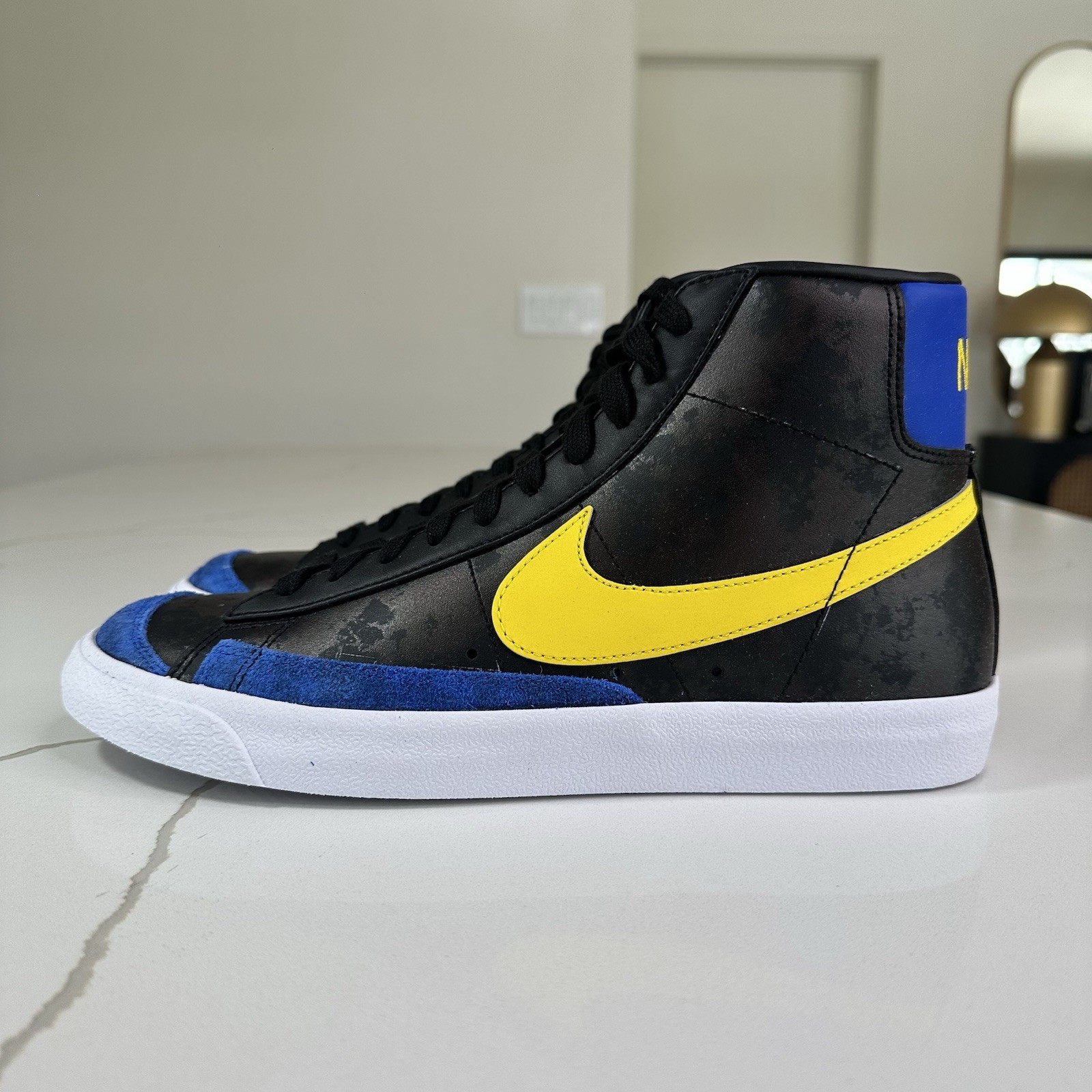 Nike Blazer Mid Peace, Love and Basketball Men’s Shoes Sz 9 (DC1414 001)