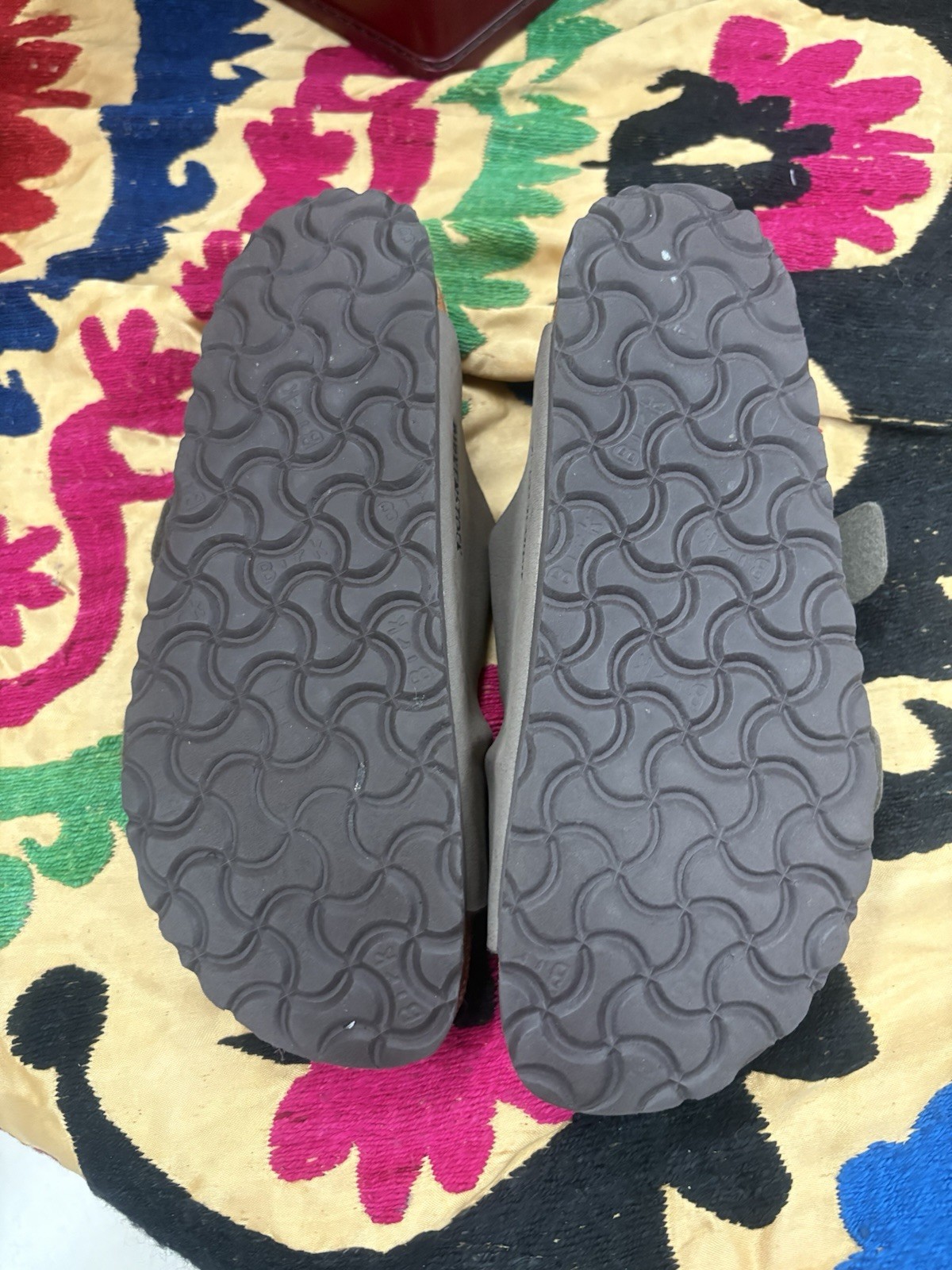 Birkenstock Unisex Arizona Sandal Stone Size 36