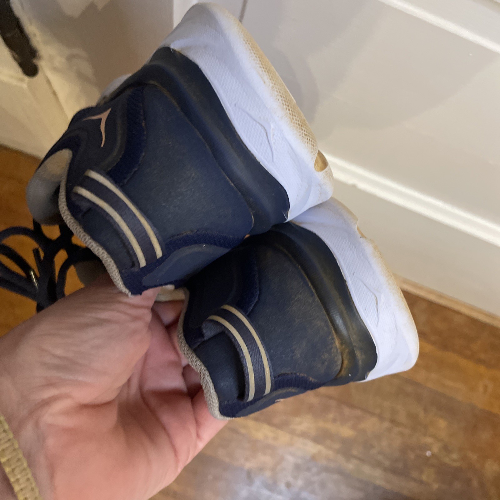 HOKA One One W Akasa Time To Fly Navy Peach White US 6 EU 37 1/3