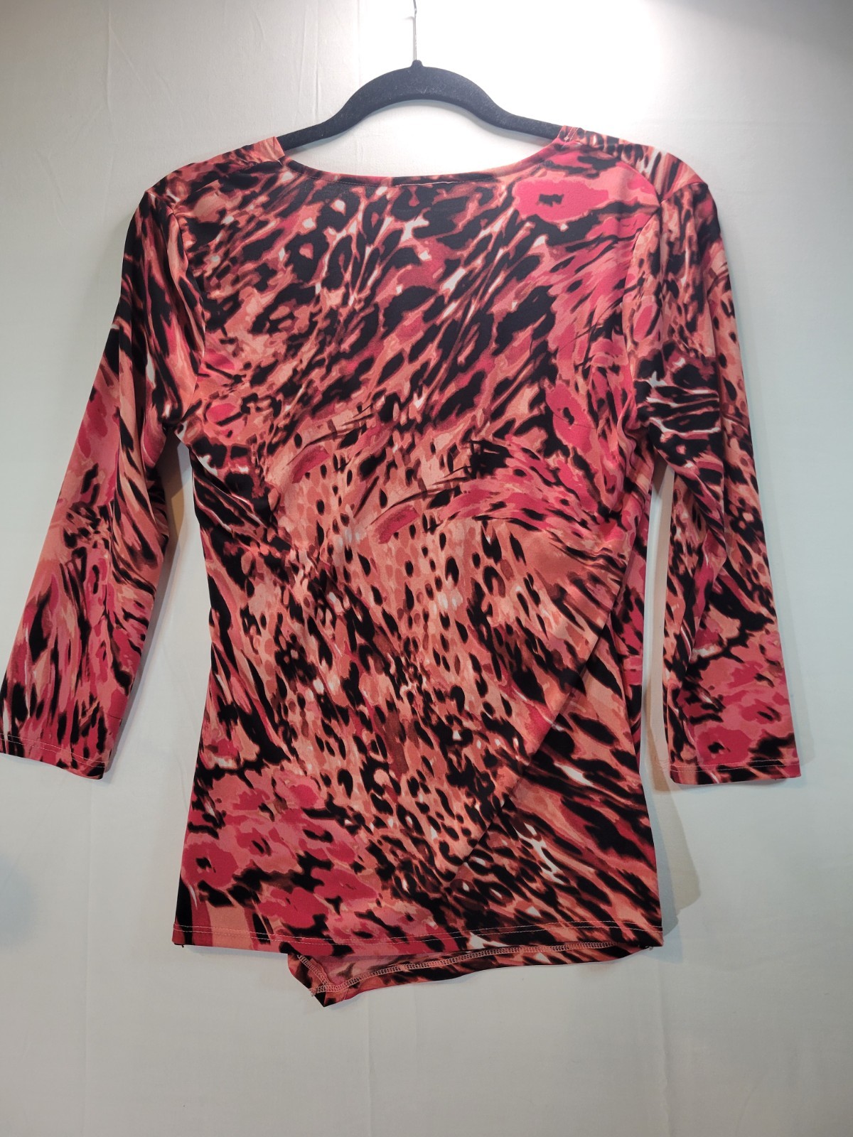 JENNIFER LOPEZ JLO SMALL SLEEVE PINK ANIMAL PRINT MOCK WRAP TOP