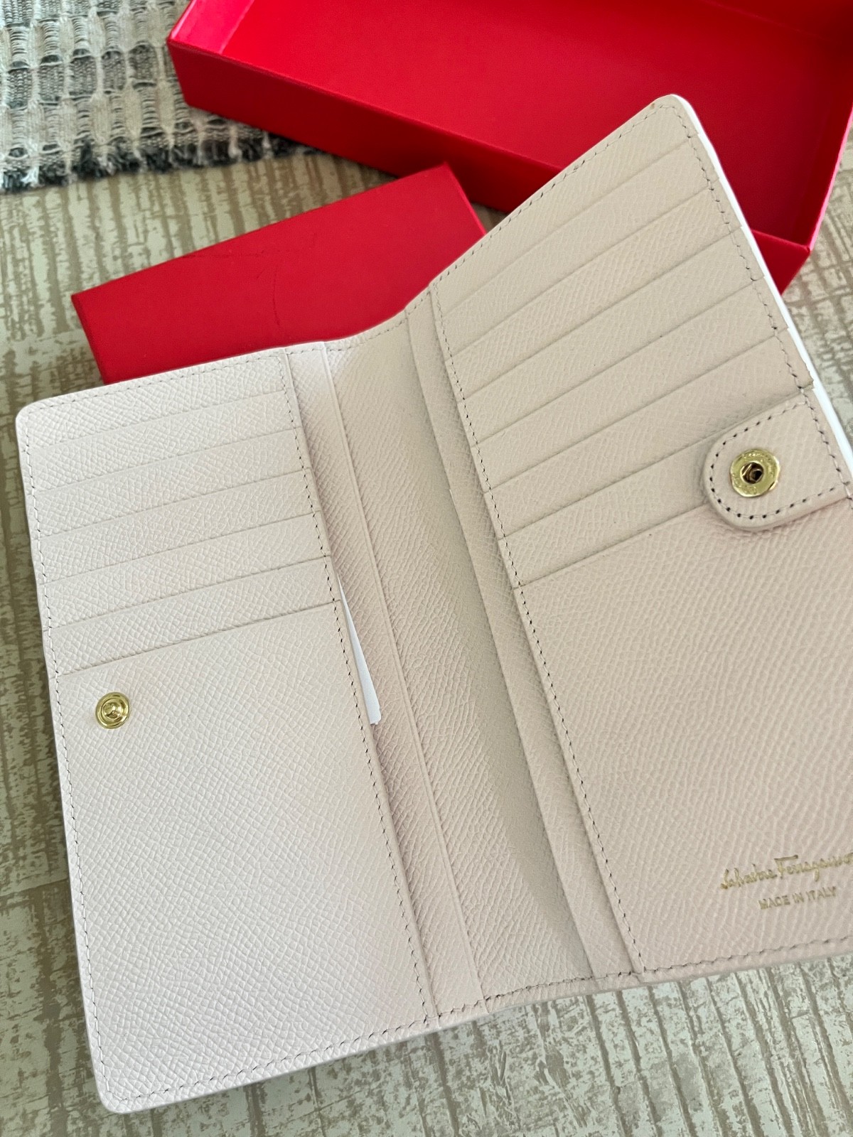FERRAGAMO Gancini Continental Wallet Leather Italy $630 New In Box Ballet Pink