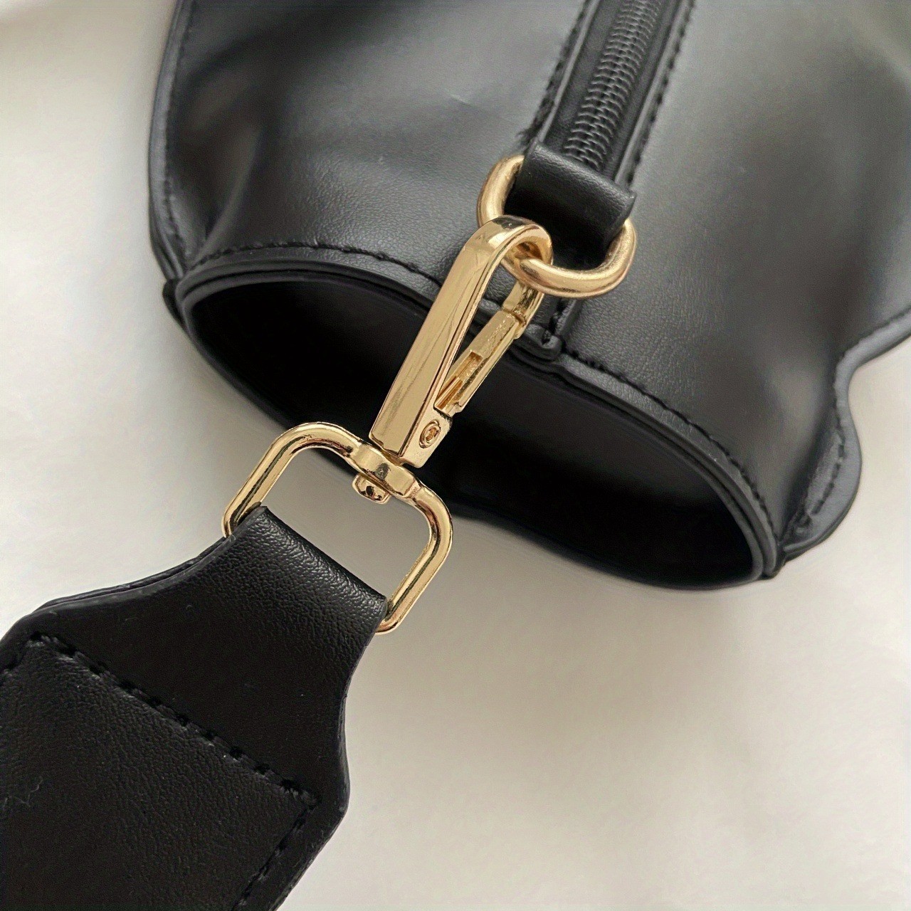 Black Cat Shaped Crossbody Bag – Adjustable Strap, Zipper Closure,Cute Animal De