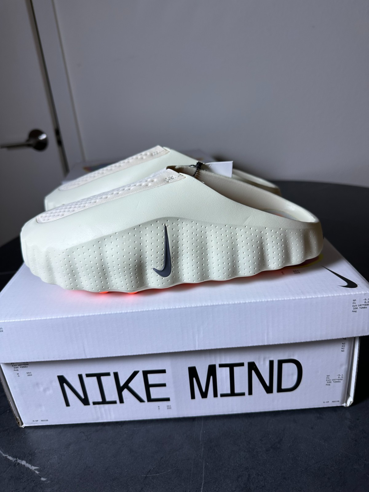 nike mind 001 slide White/Black size 8/8.5/9.5/10