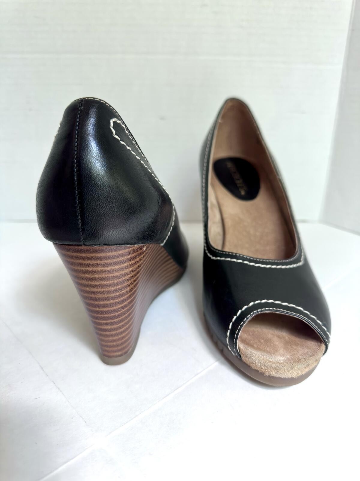 Aerosoles, Elegant Black Wedge Peep-Toe Shoessize 8M