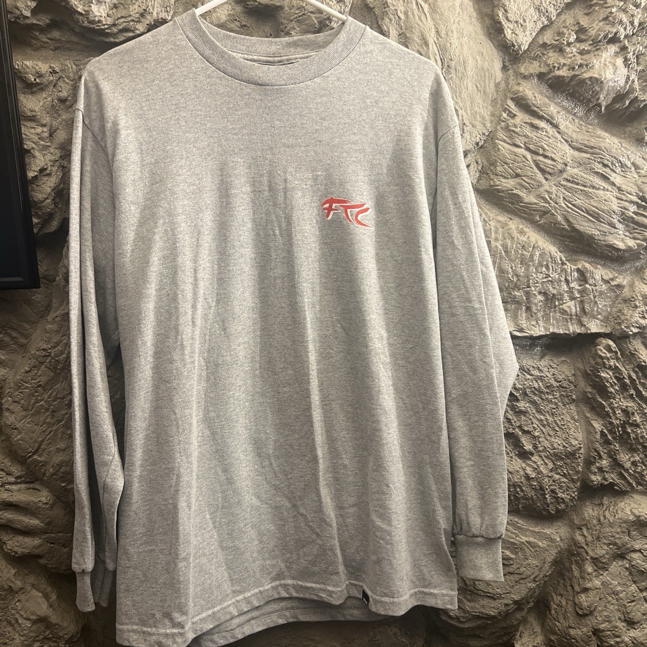 FTC Logo Men’s Long Sleeve Graphic T-Shirt Crew Neck Size Medium Grey