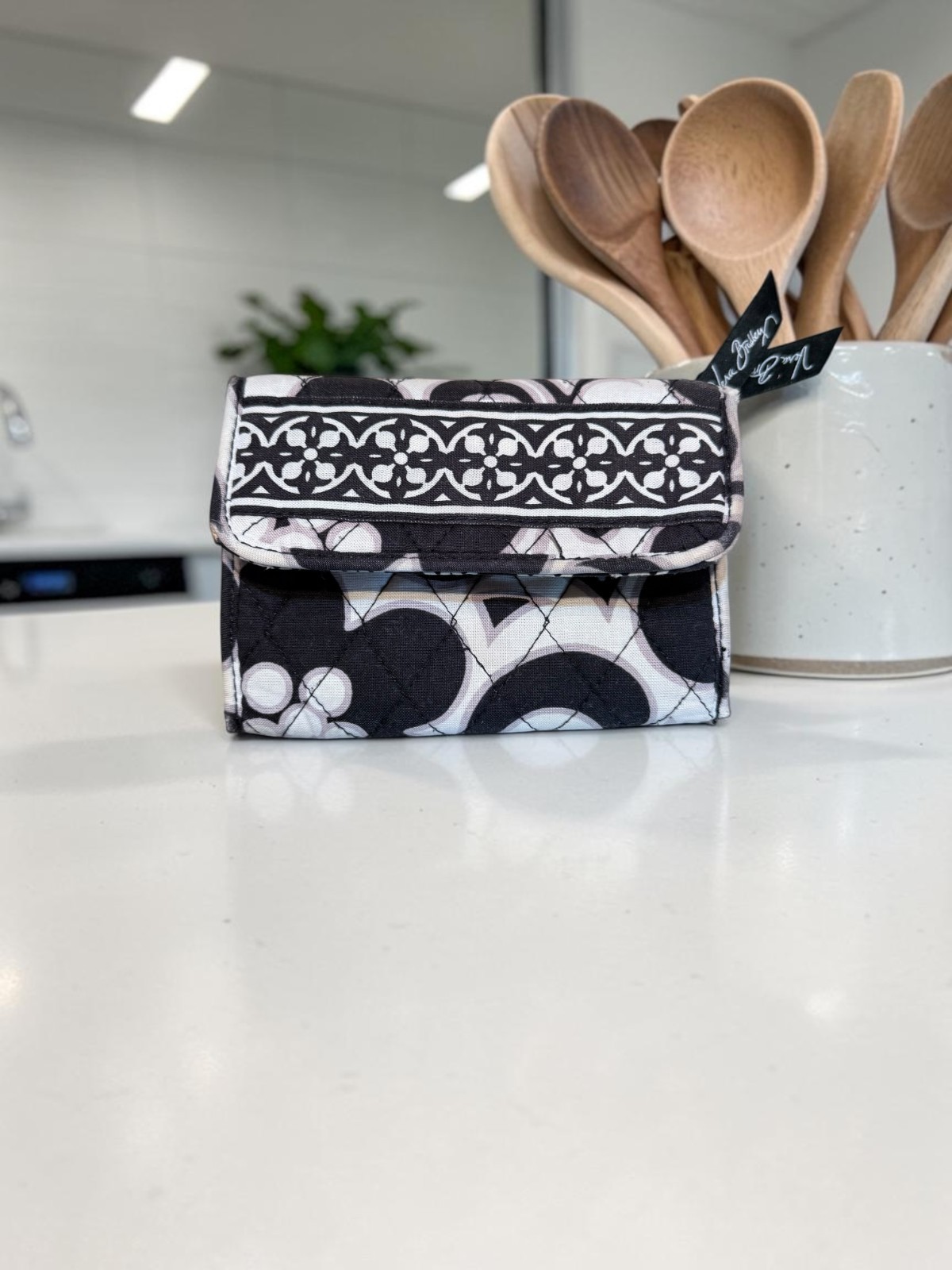 Vera Bradley Fold‑Out Cloth Wallet Black White Snap Side Zip 8 Card Slots