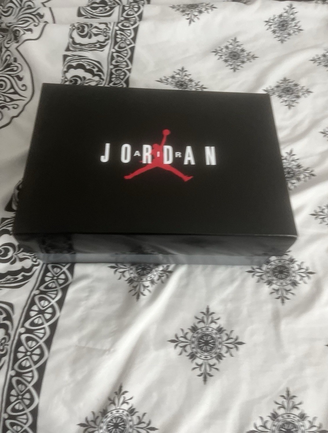 Air Jordan 11 Cherry Size 8