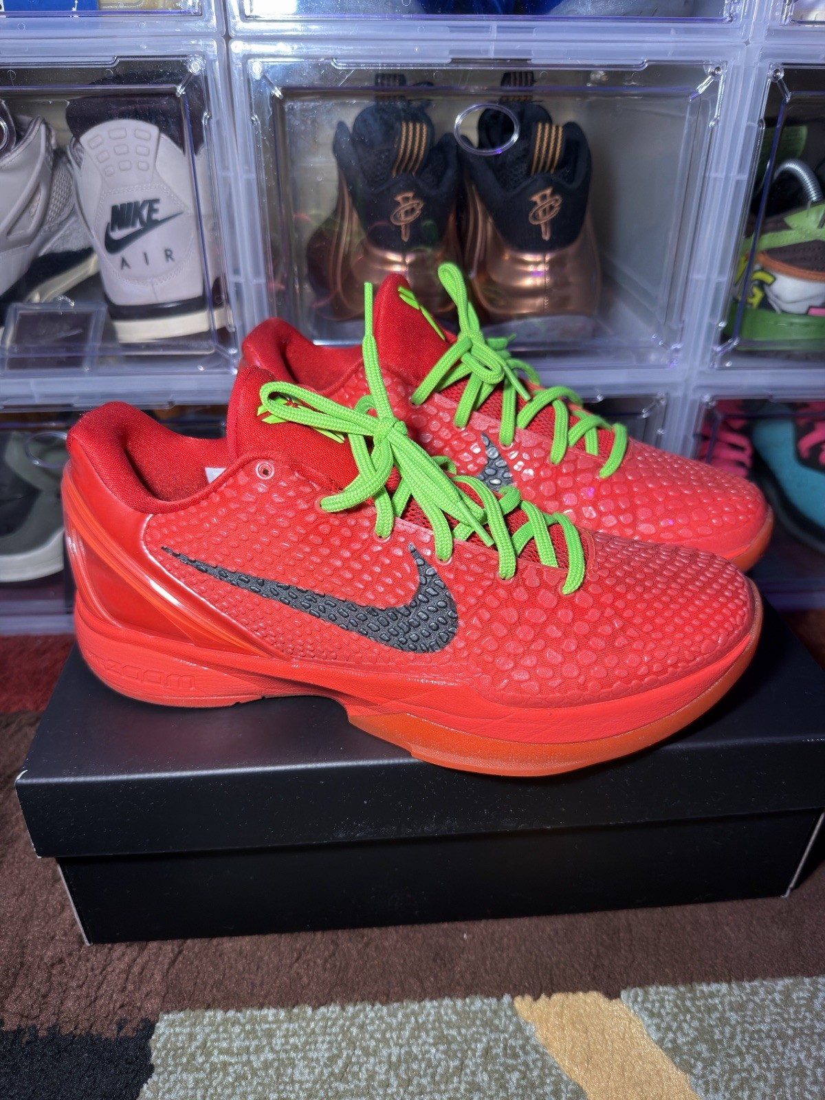 Nike Kobe Bryant Low – Reverse Grinch – **VNDS** Size 9
