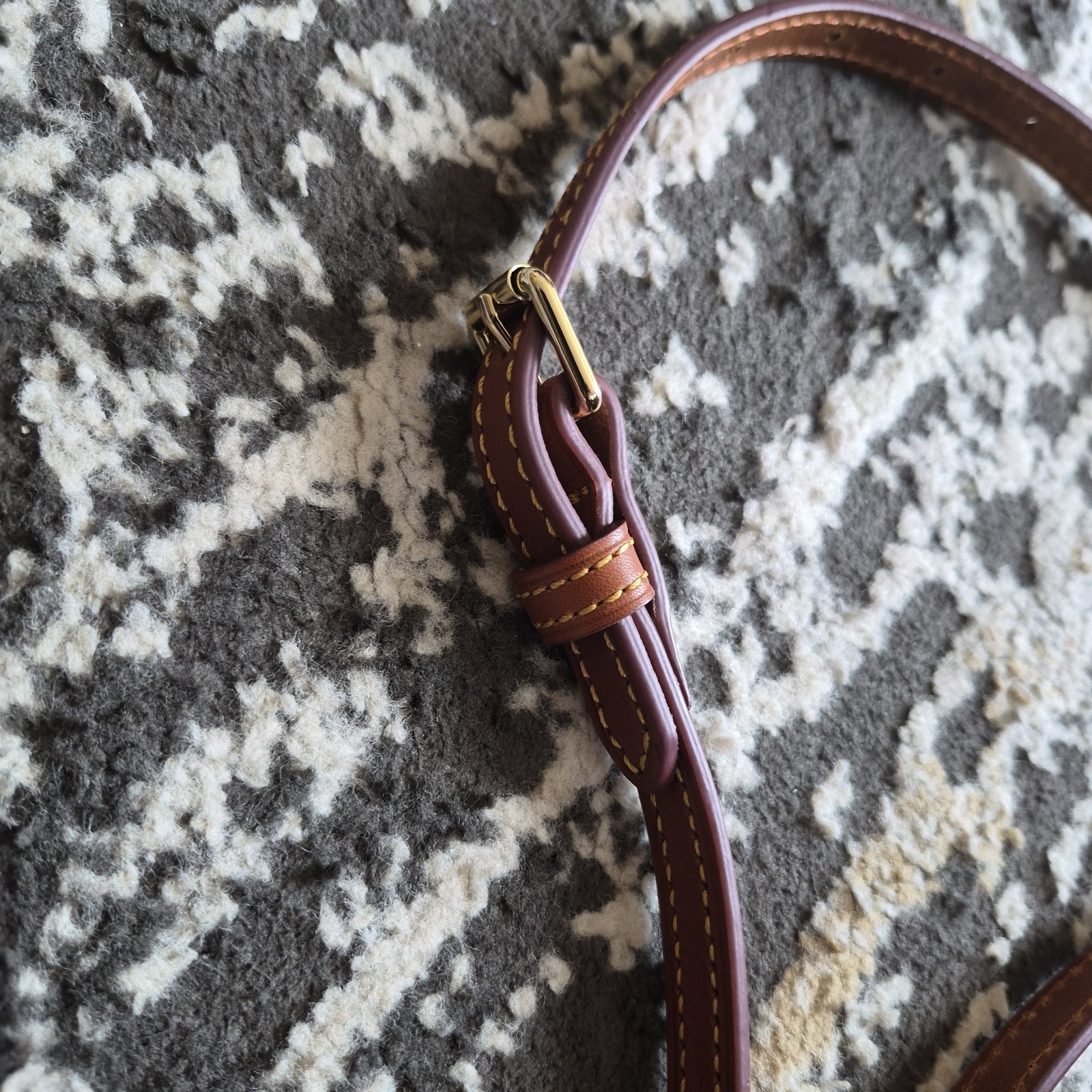 NWOT DOONEY & BOURKE British Tan leather 5/8″ replacement Shoulder Strap 35″