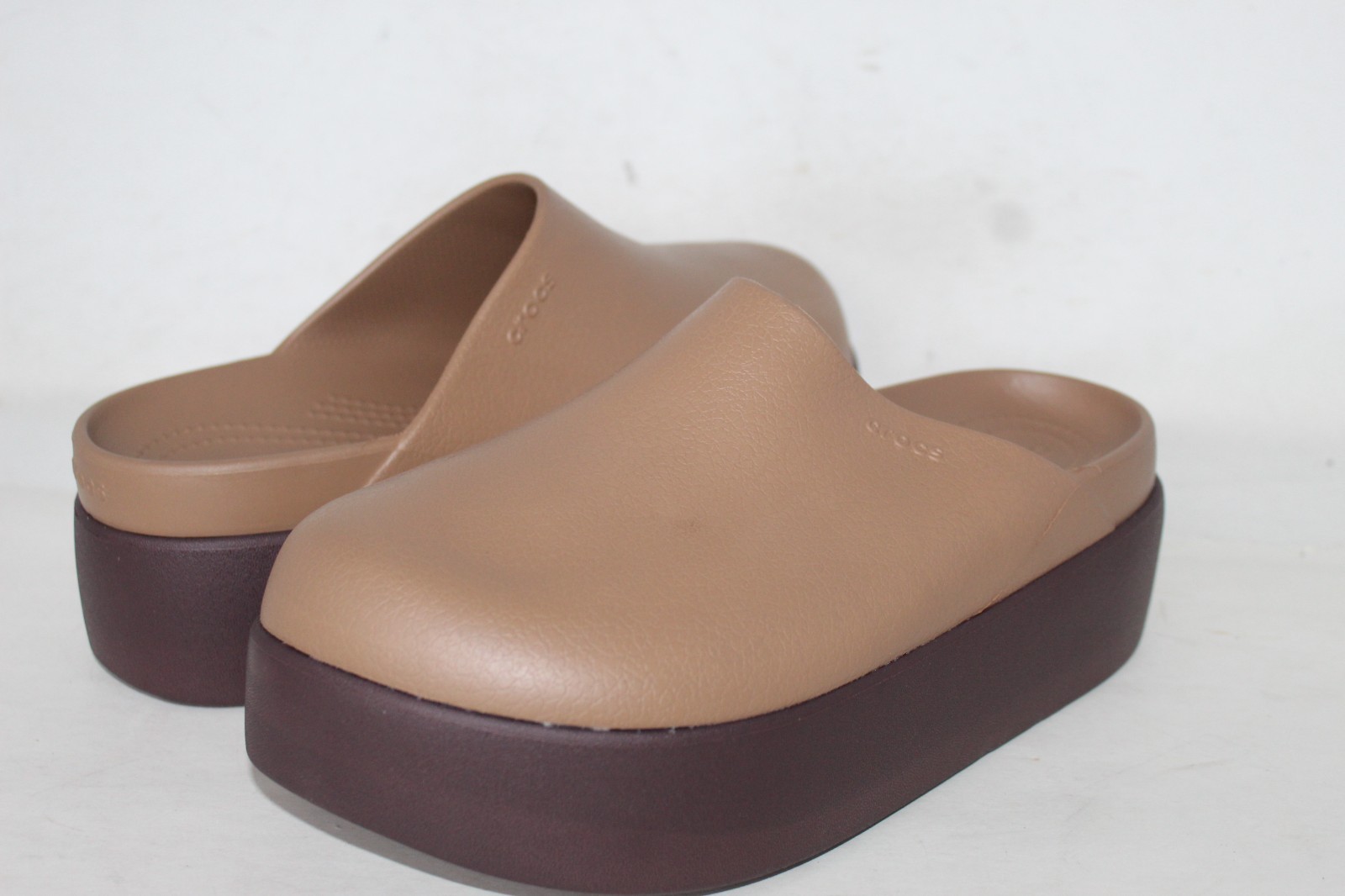 Crocs Women’s Dylan Platform Sepia Brown Croslite Clogs Size 10