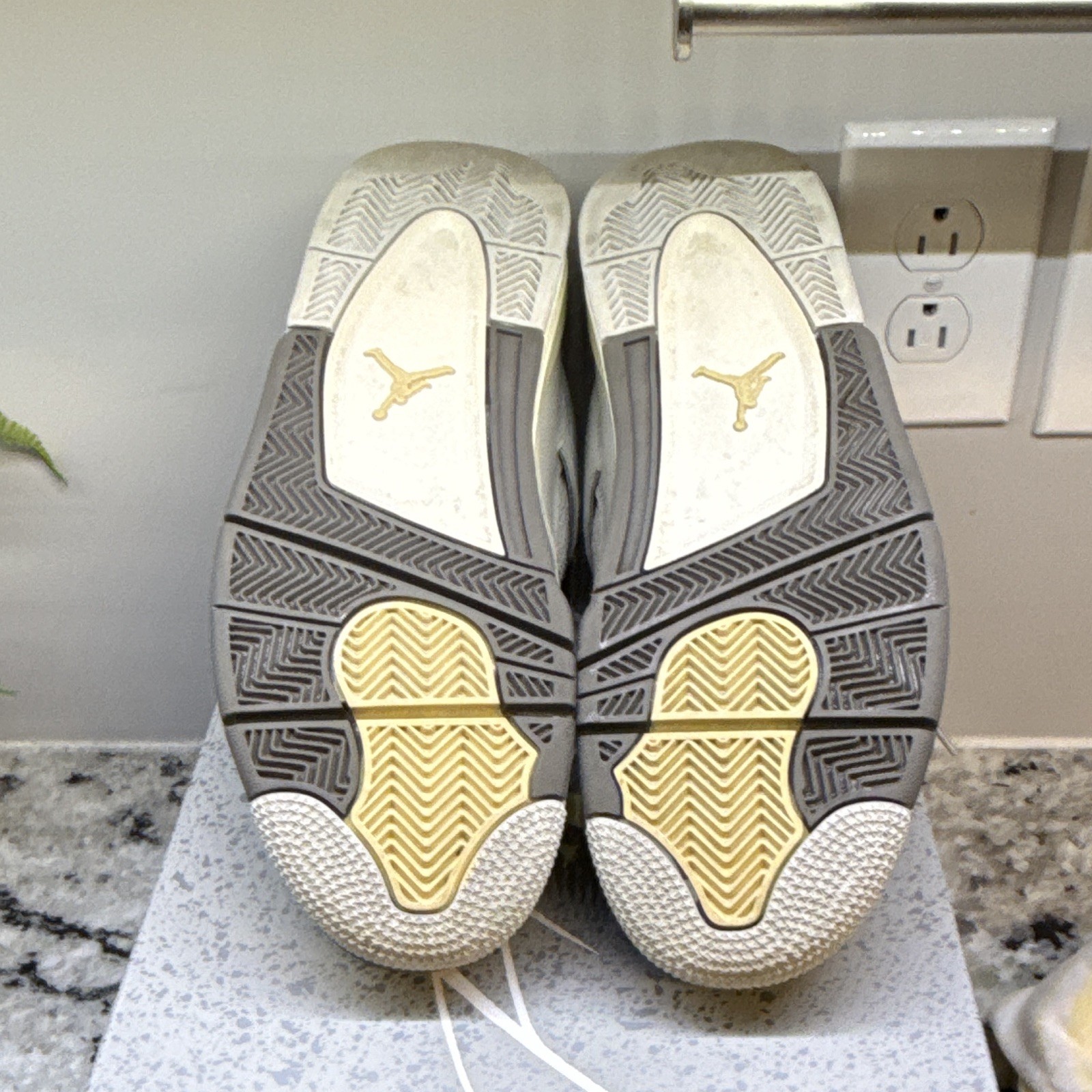 Nike Air Jordan 4 Retro SE Craft Photon Dust Grey Size 10.5 Used