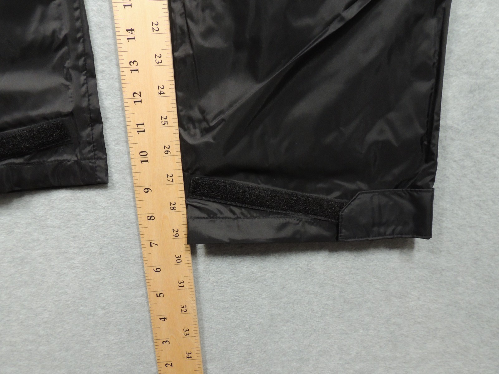 WOMENS MEDIUM RED LEDGE LIGHTWEIGHT WATERPROOF RAIN PANTS w/ STUFF PACK, BLACK