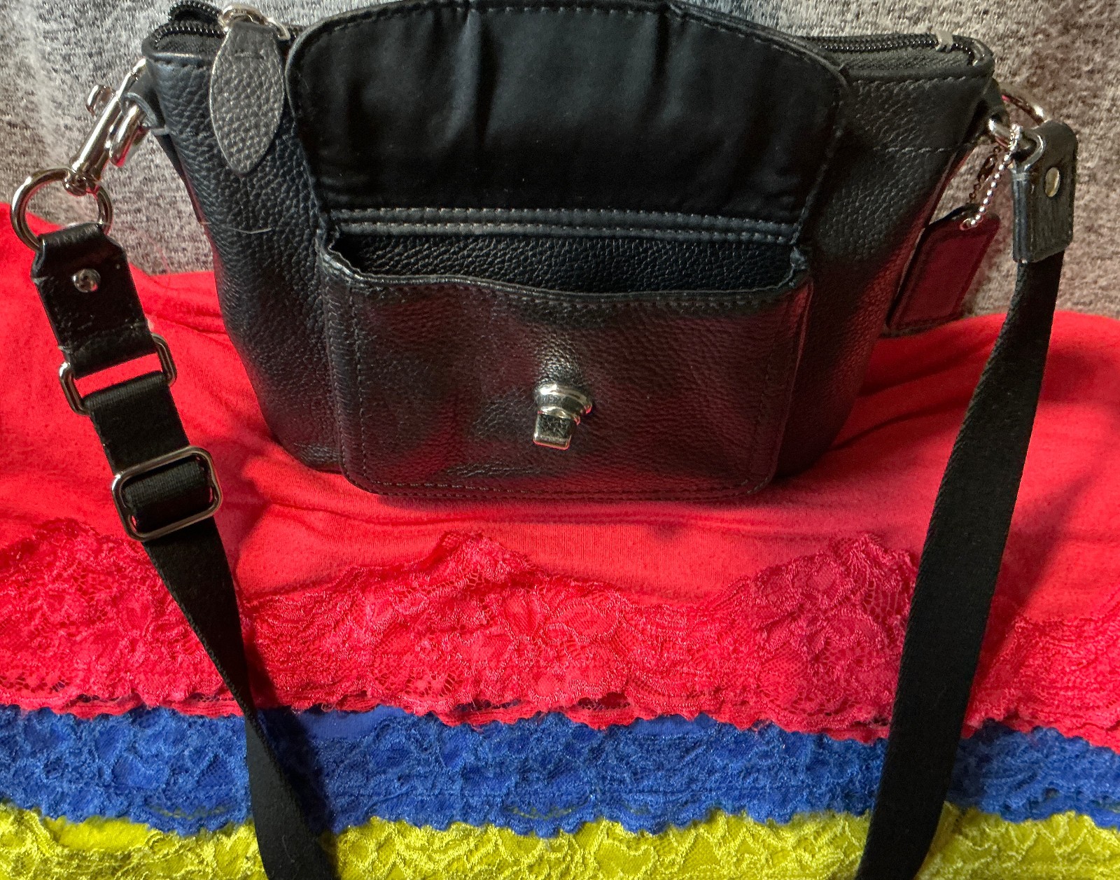 Coach Black Pebble Grain Leather Turn Lock Zip Messenger Shoulder Body Crossbody