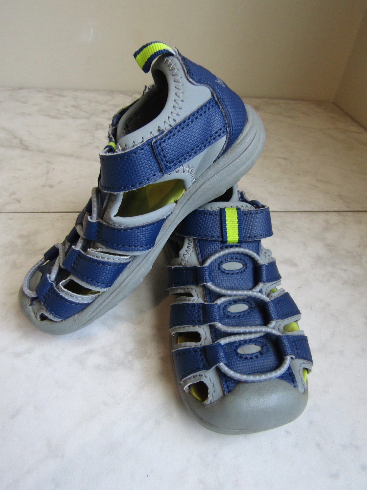 BULLFROGS JUMP BLUE RUBBER SOLE STRAP SCHOOL WALKING HIKING KIDS SHOES SIZE 10M