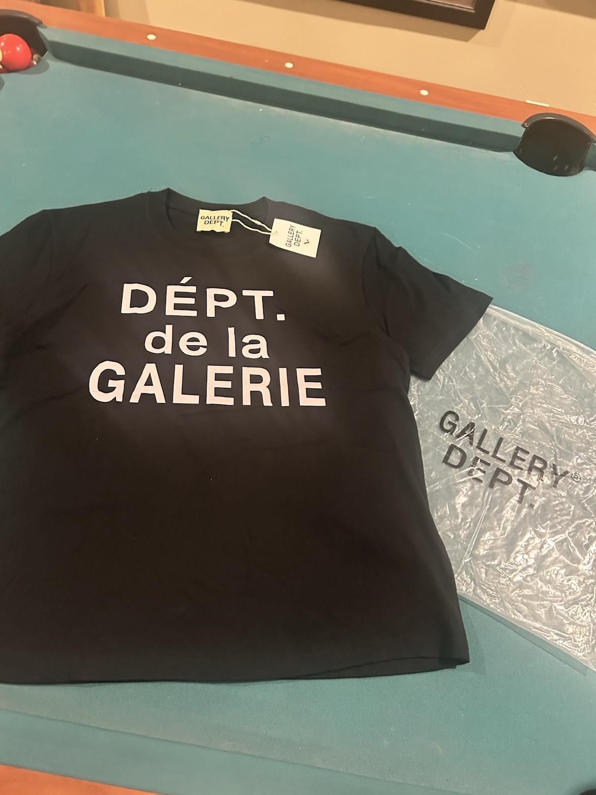 Gallery Dept. Men’s Black Graphic Logo Crew Neck Short Sleeve T-Shirt Size L