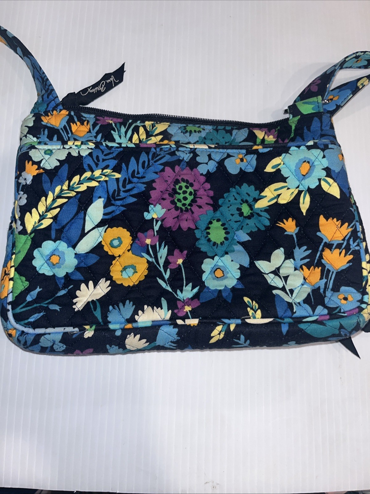 Vera Bradley Quilted Cross Bag 10in wide x 7in deep Zipped Little Hipster