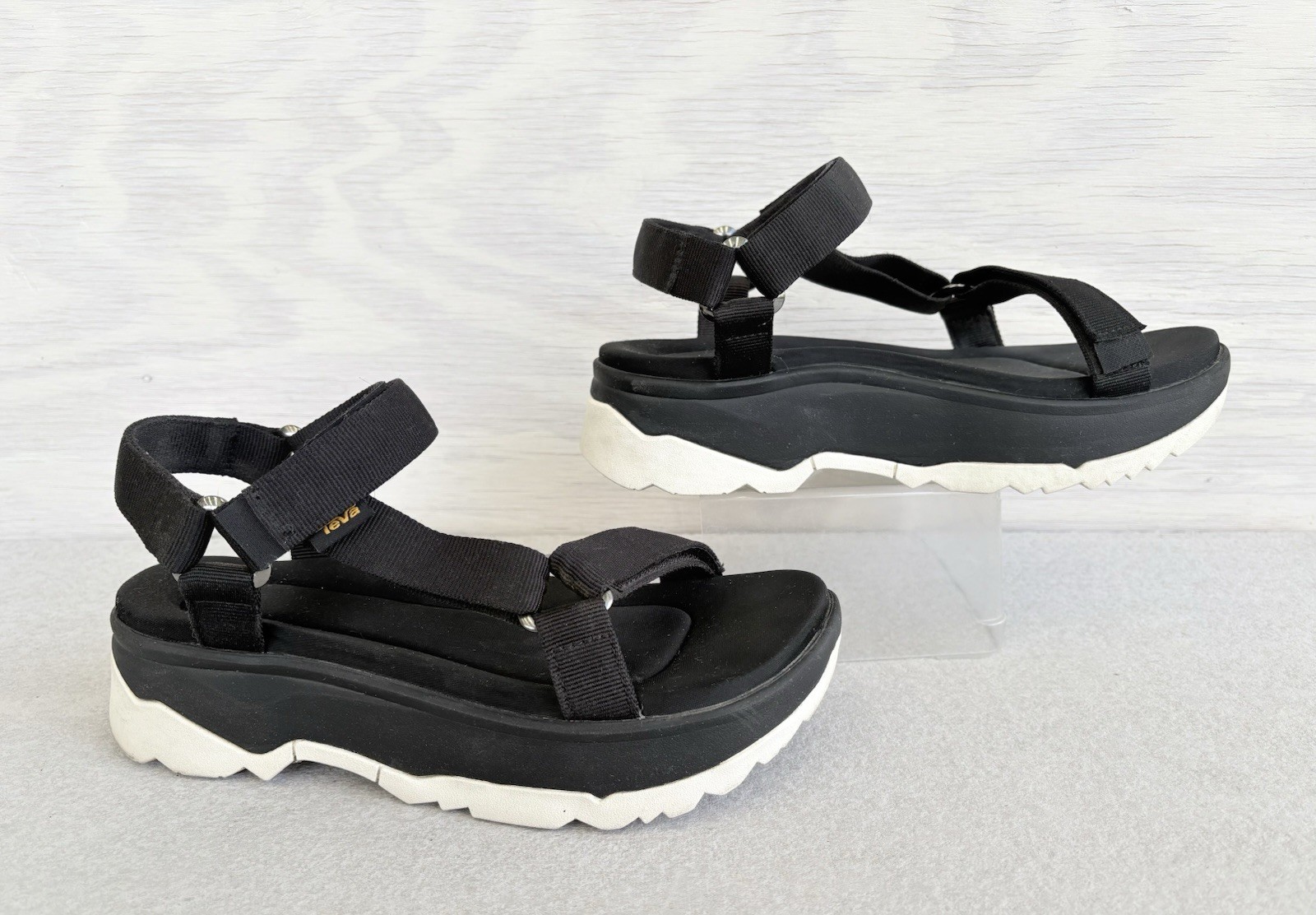 Teva Women’s Jadito Adjustable Black & White Strappy Platform Sandals Size 8