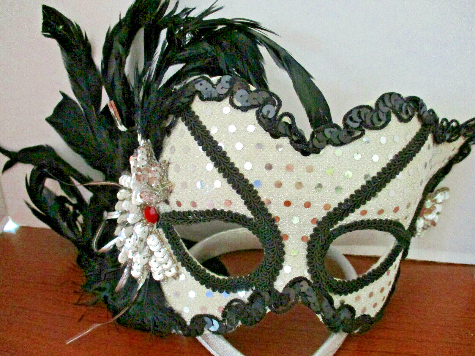 Beautiful SILVER & BLACK MASQUERADE EYE MASK with Black Feathers