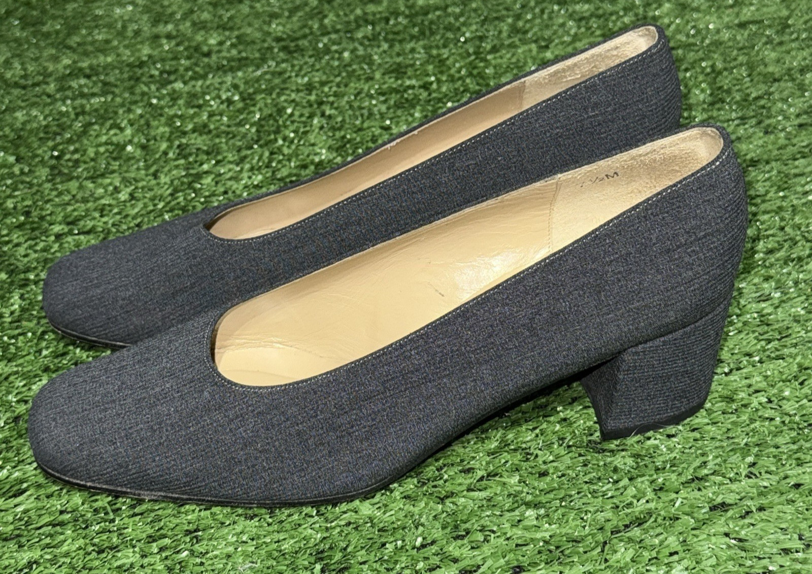 Women’s Van Eli East Dress Shoes Heels Italy Size 7.5 M Black