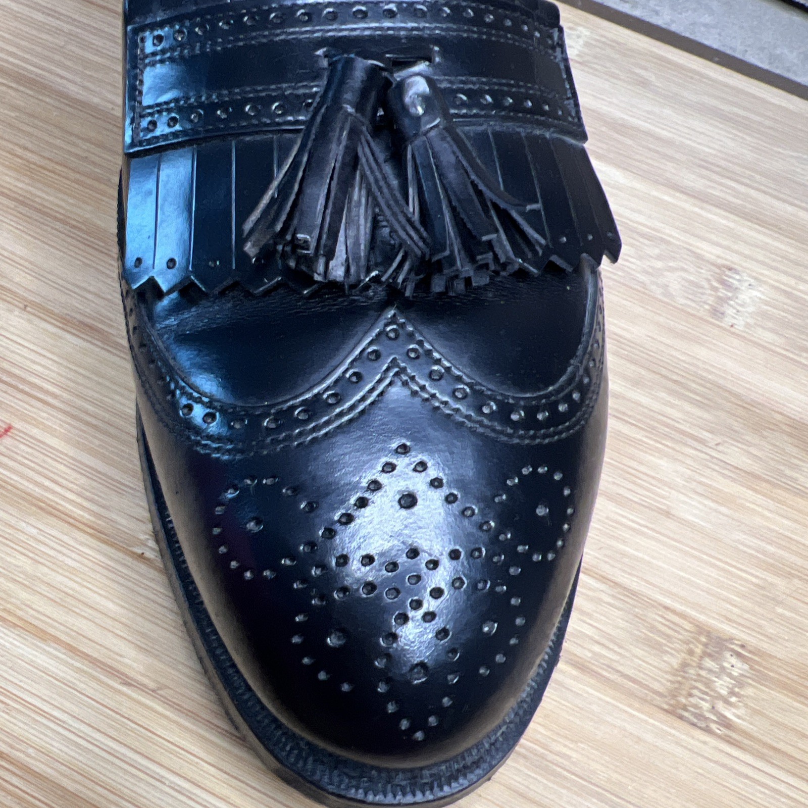 Men’s Bostonian Wingtip Tasseled Black Leather Classic Shoes 10